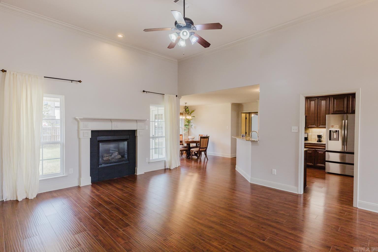 OAK GLENN - Residential