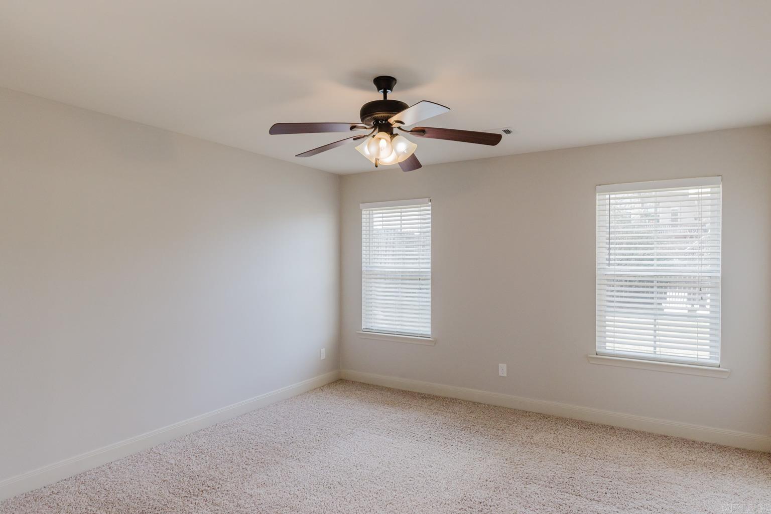 OAK GLENN - Residential