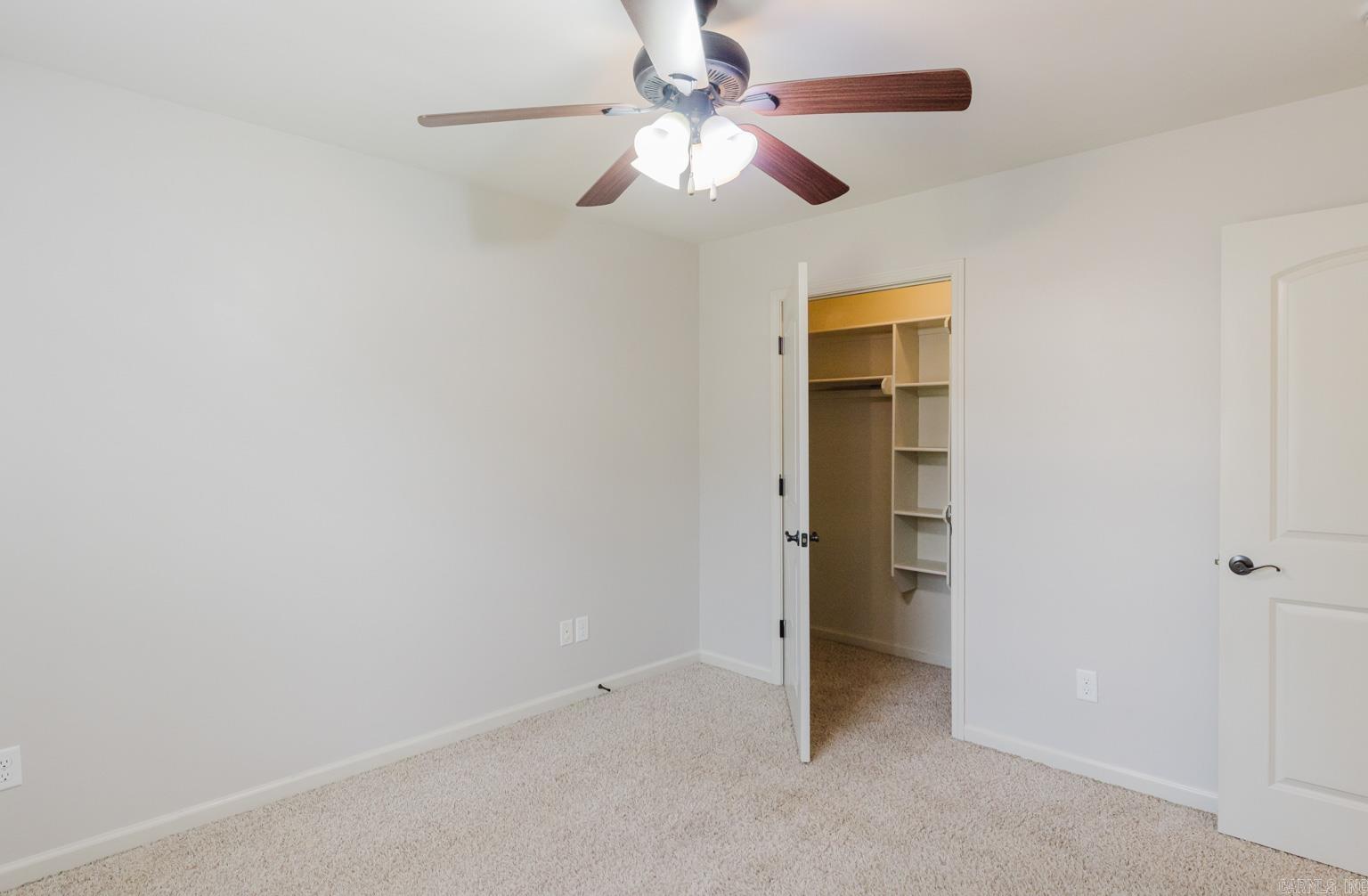 OAK GLENN - Residential