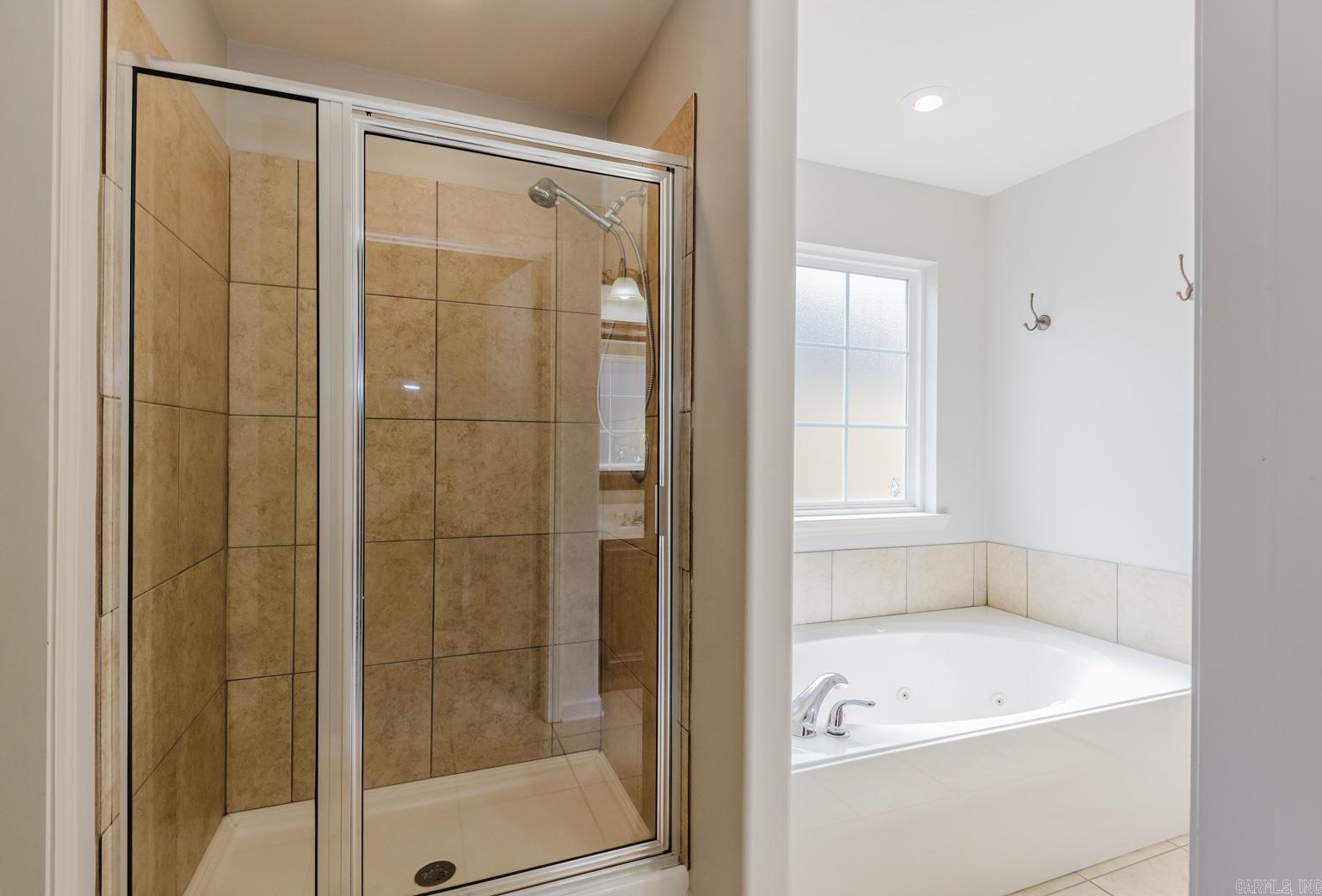 OAK GLENN - Residential