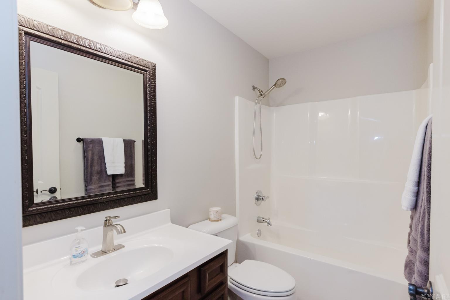 OAK GLENN - Residential