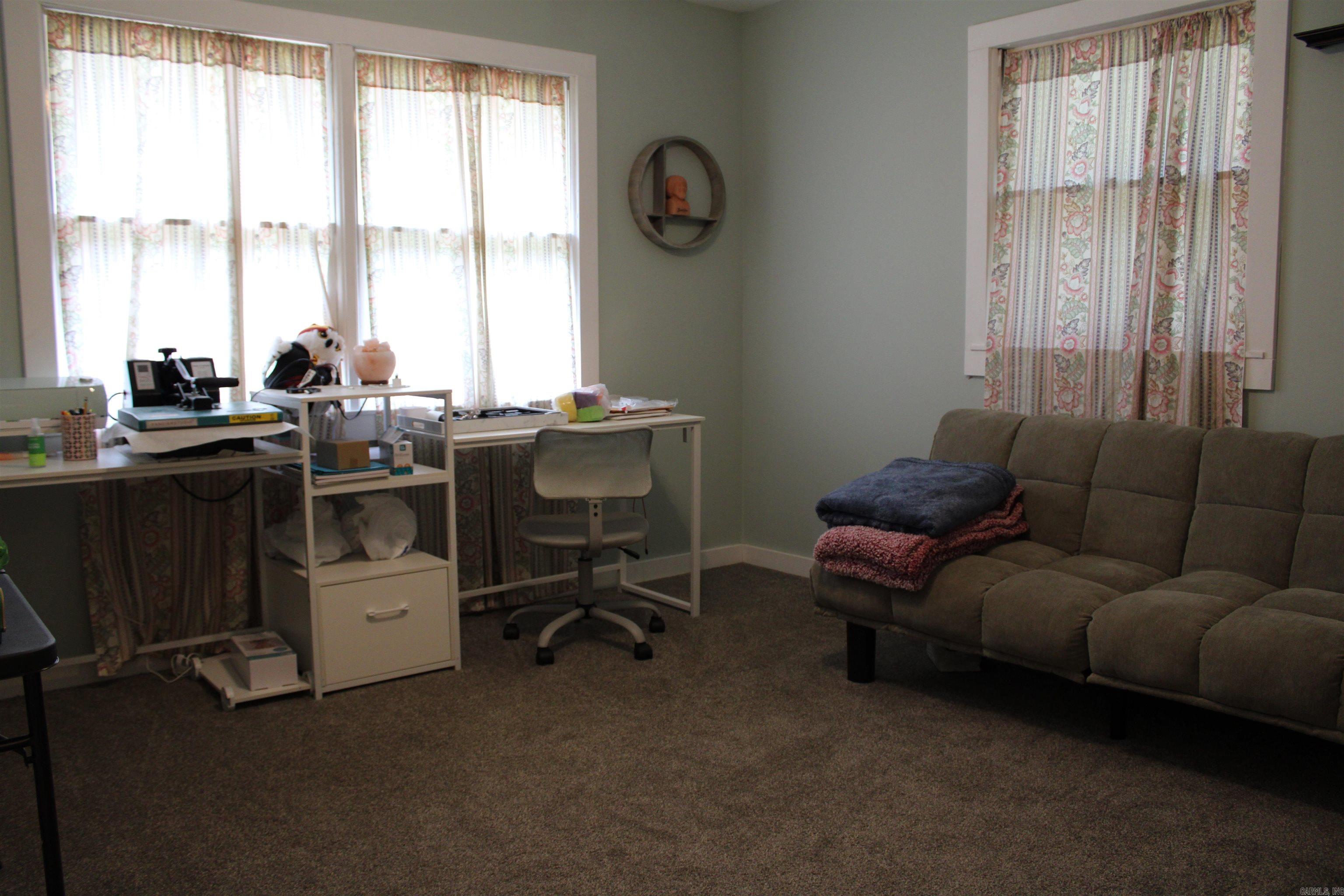 EAST SIDE FEW ACRES - Residential