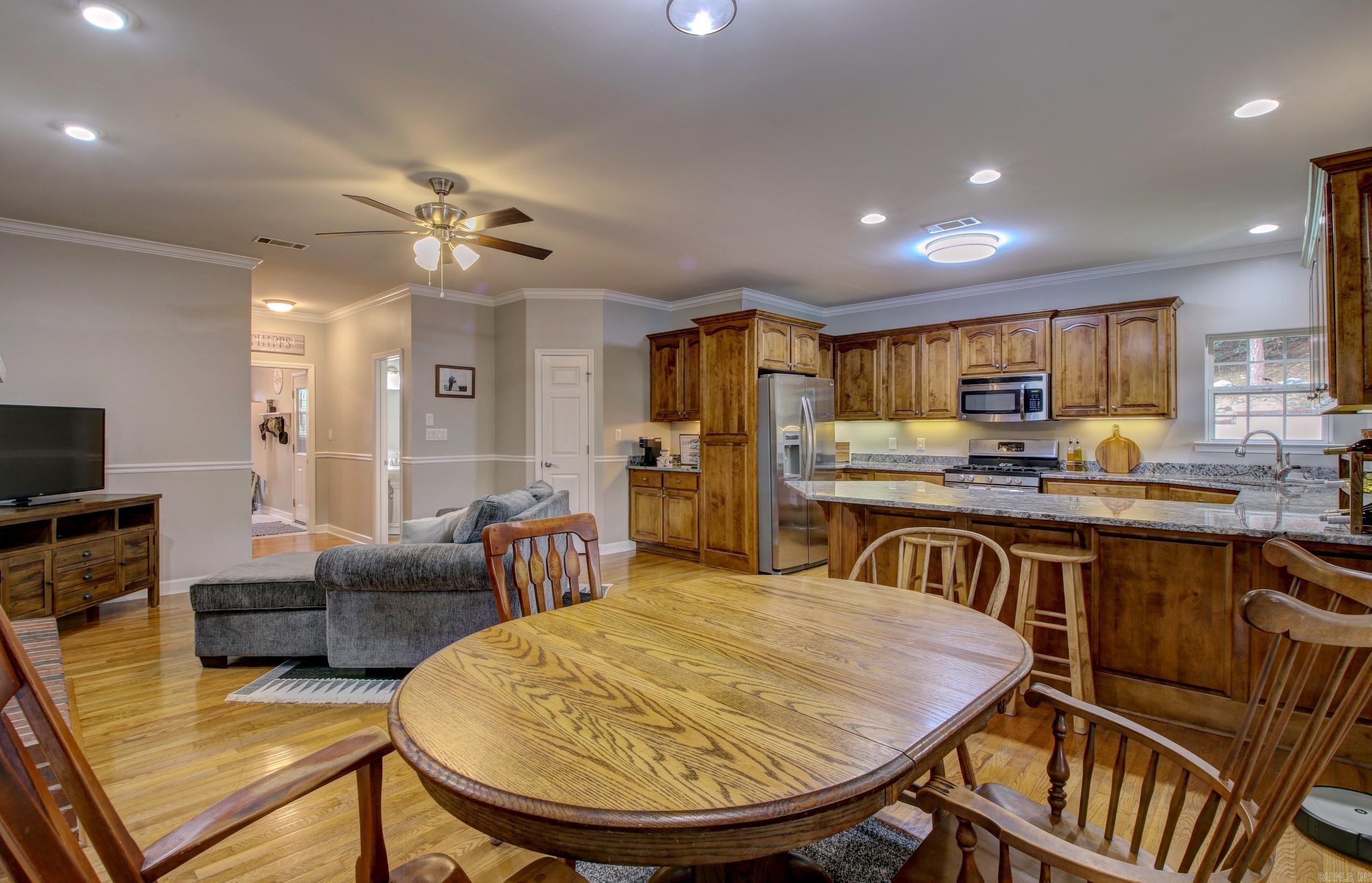 PALISADES HEIGHTS - Residential