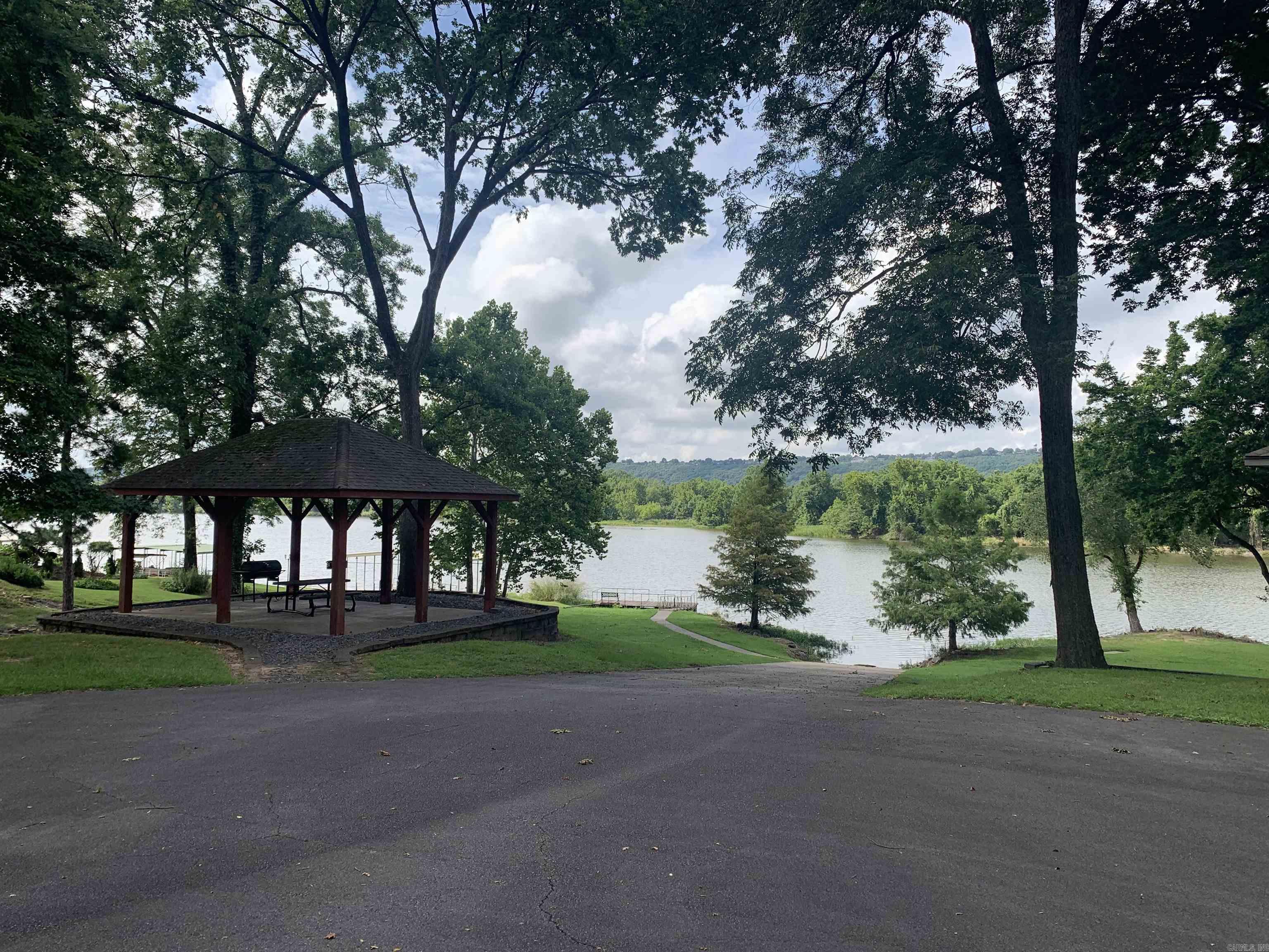 PALISADES HEIGHTS - Residential