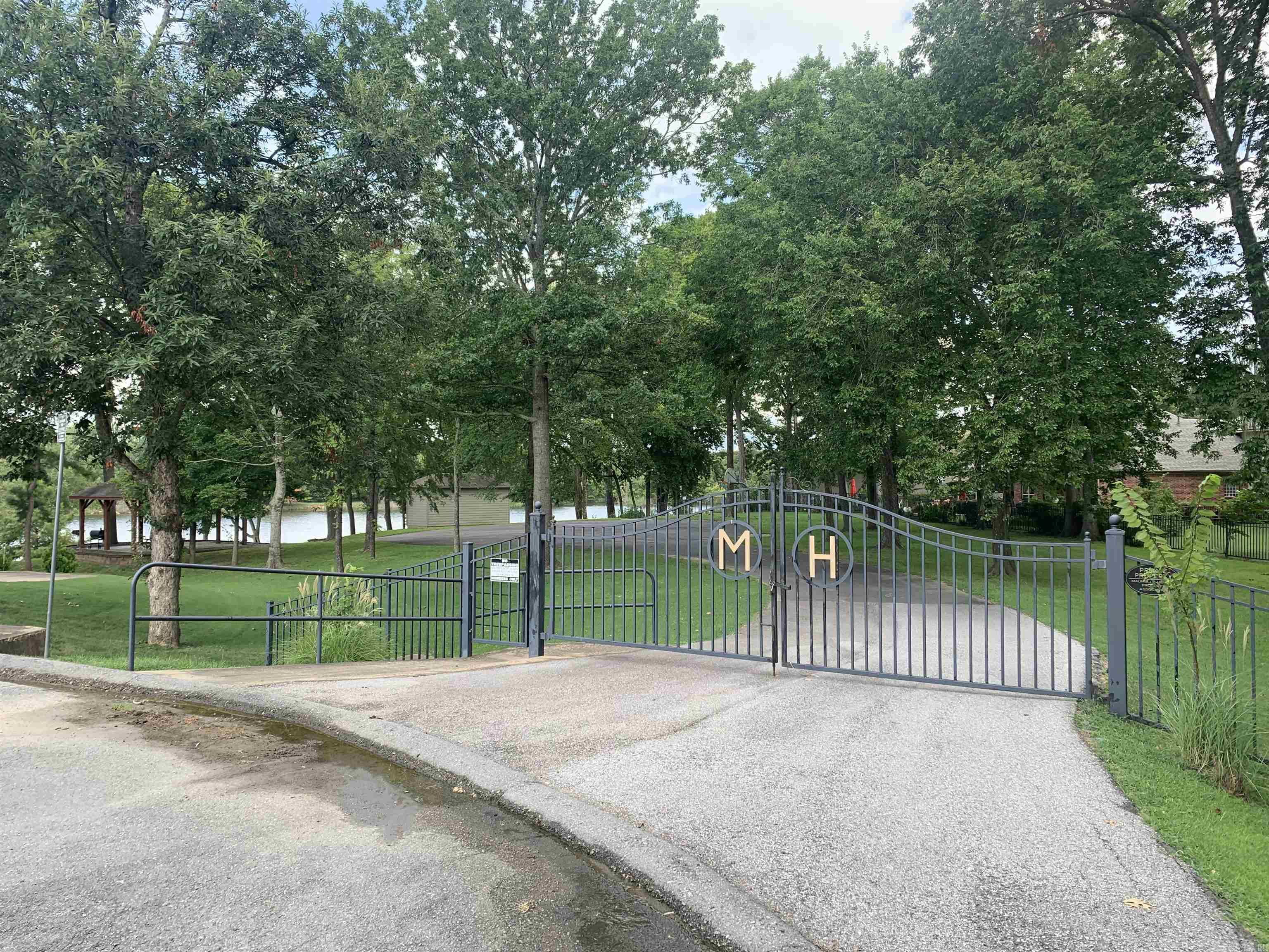 PALISADES HEIGHTS - Residential