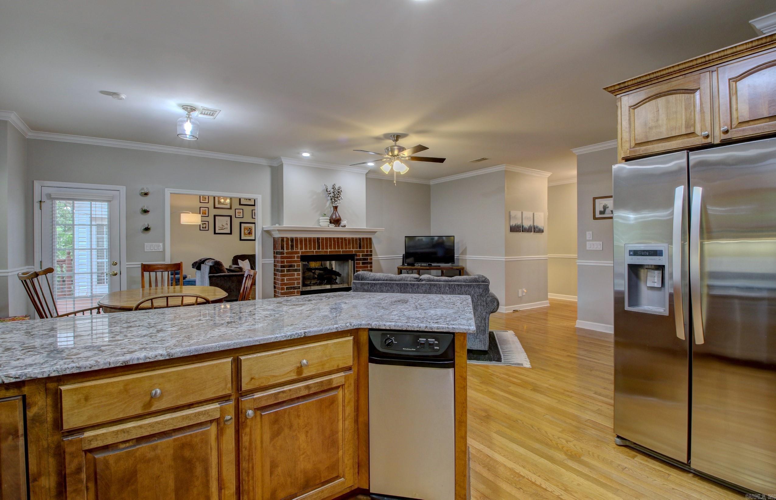 PALISADES HEIGHTS - Residential