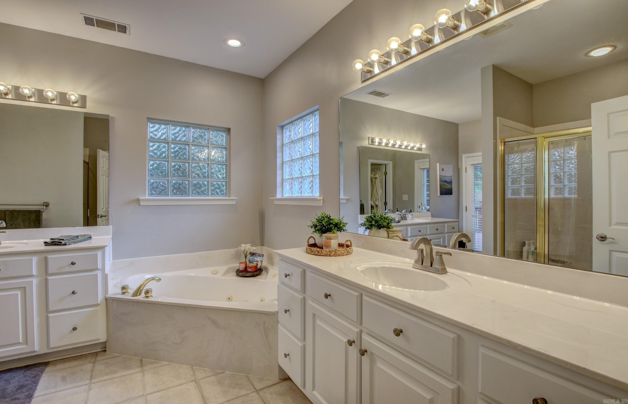 PALISADES HEIGHTS - Residential