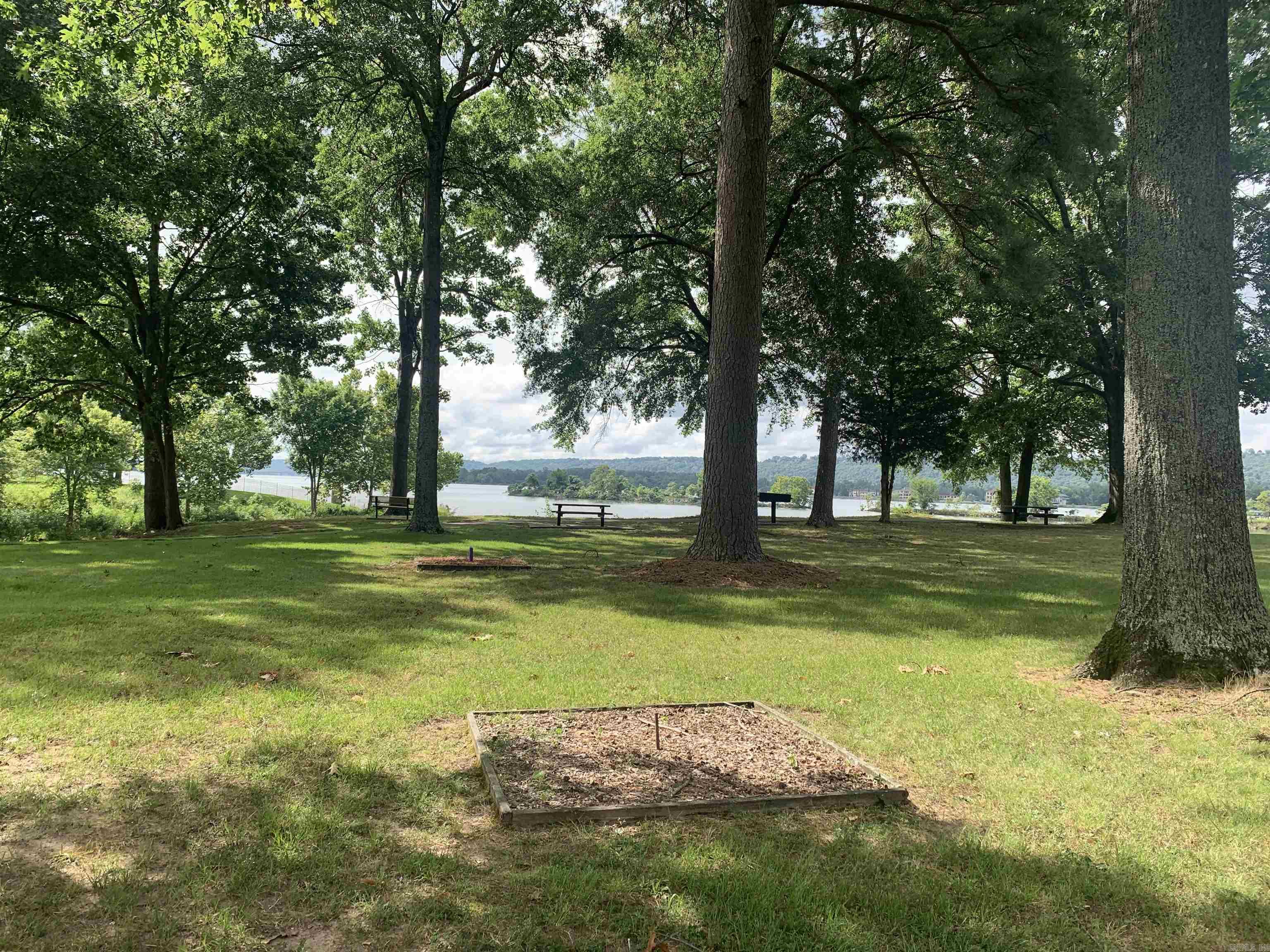 PALISADES HEIGHTS - Residential