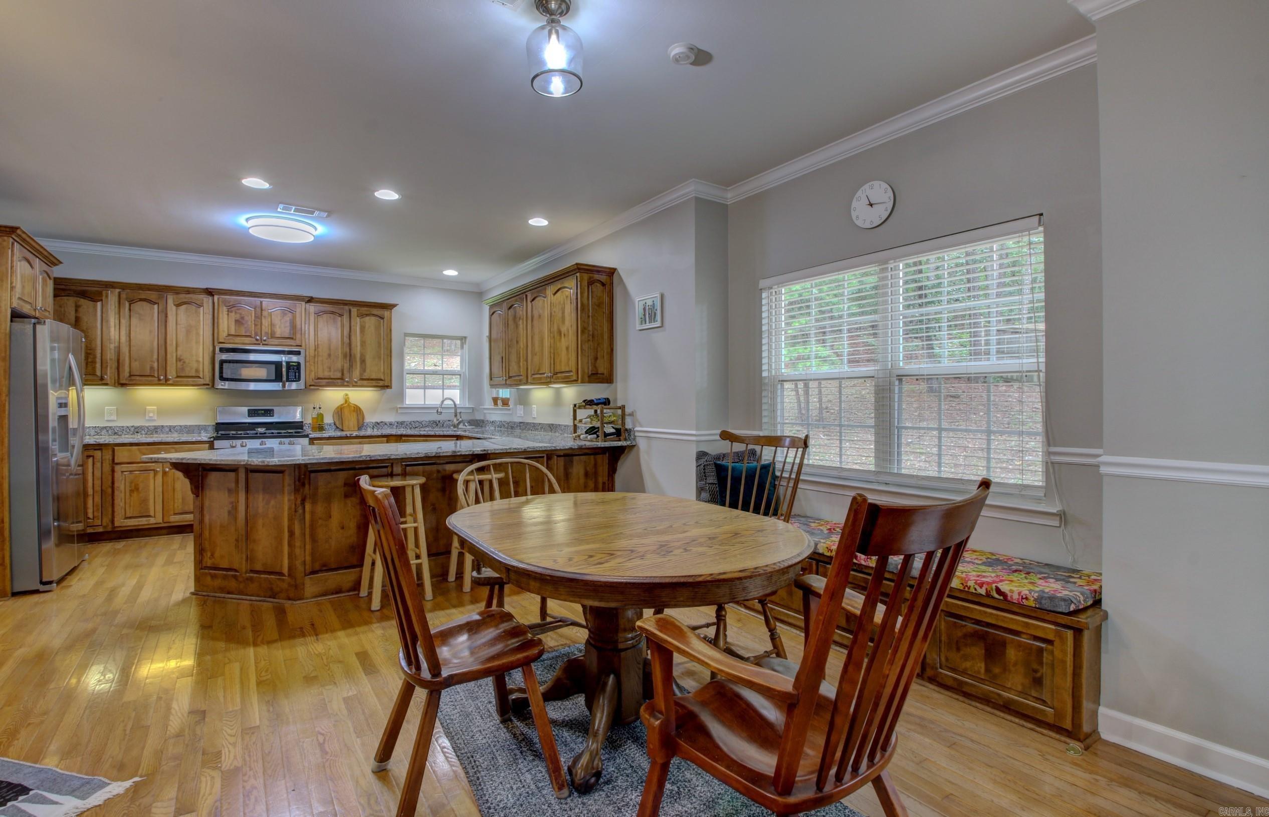 PALISADES HEIGHTS - Residential