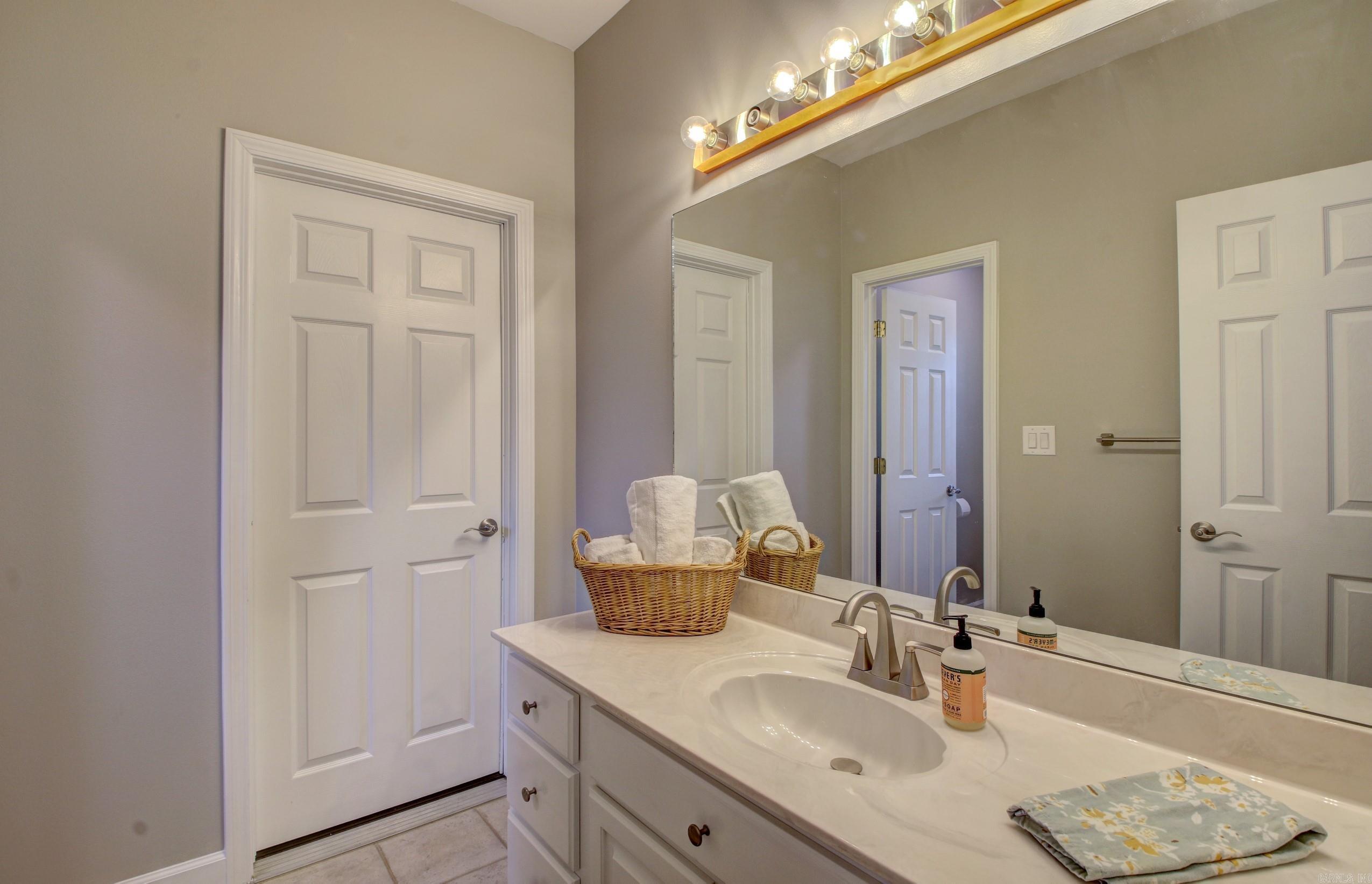 PALISADES HEIGHTS - Residential