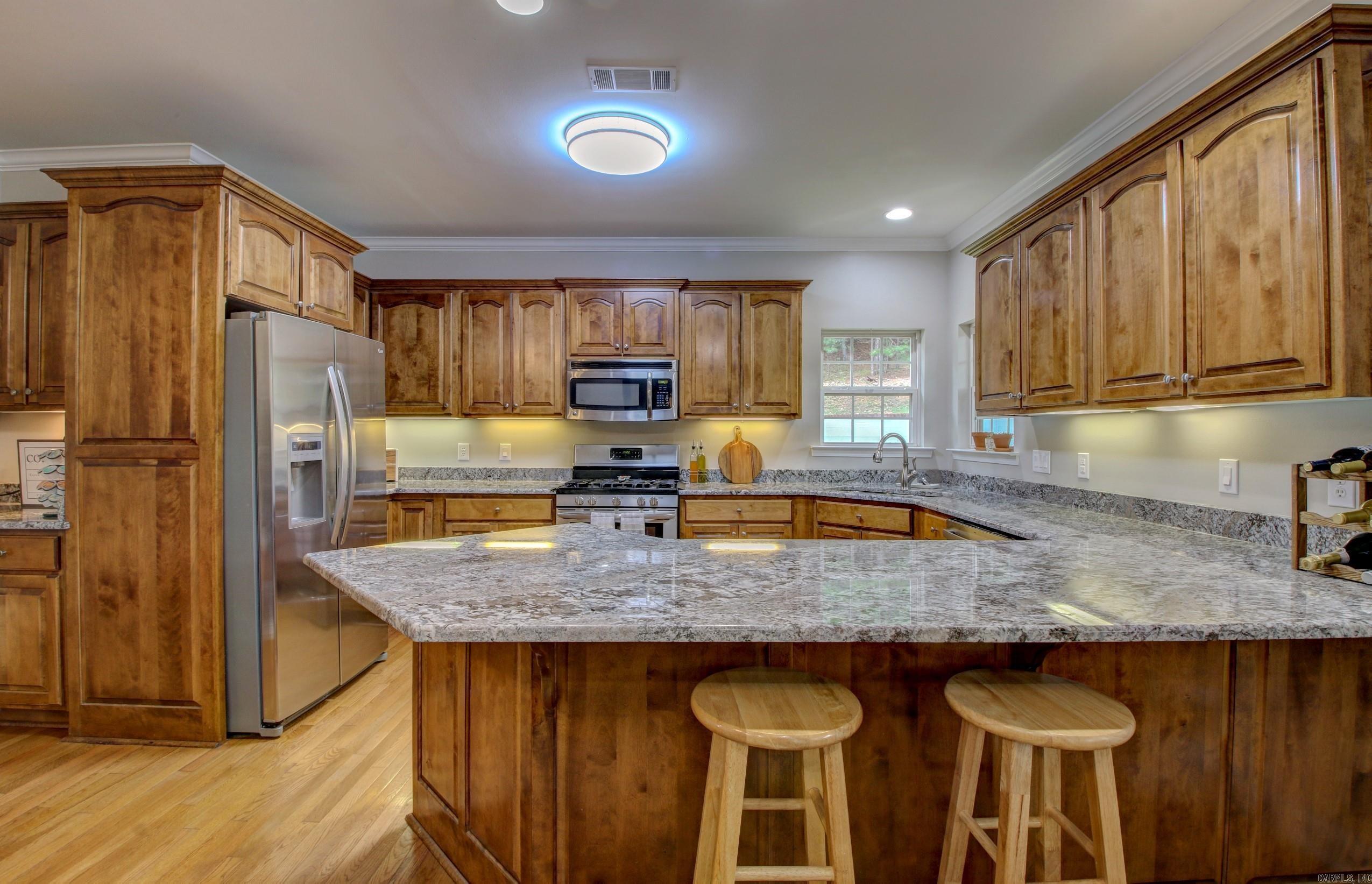 PALISADES HEIGHTS - Residential