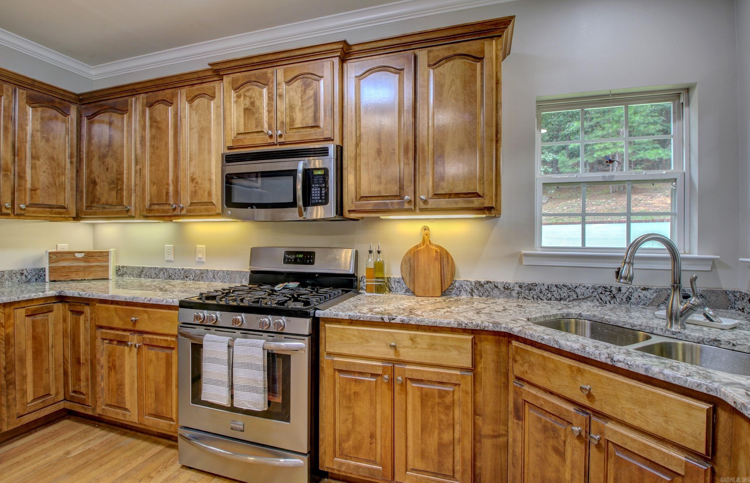 PALISADES HEIGHTS - Residential