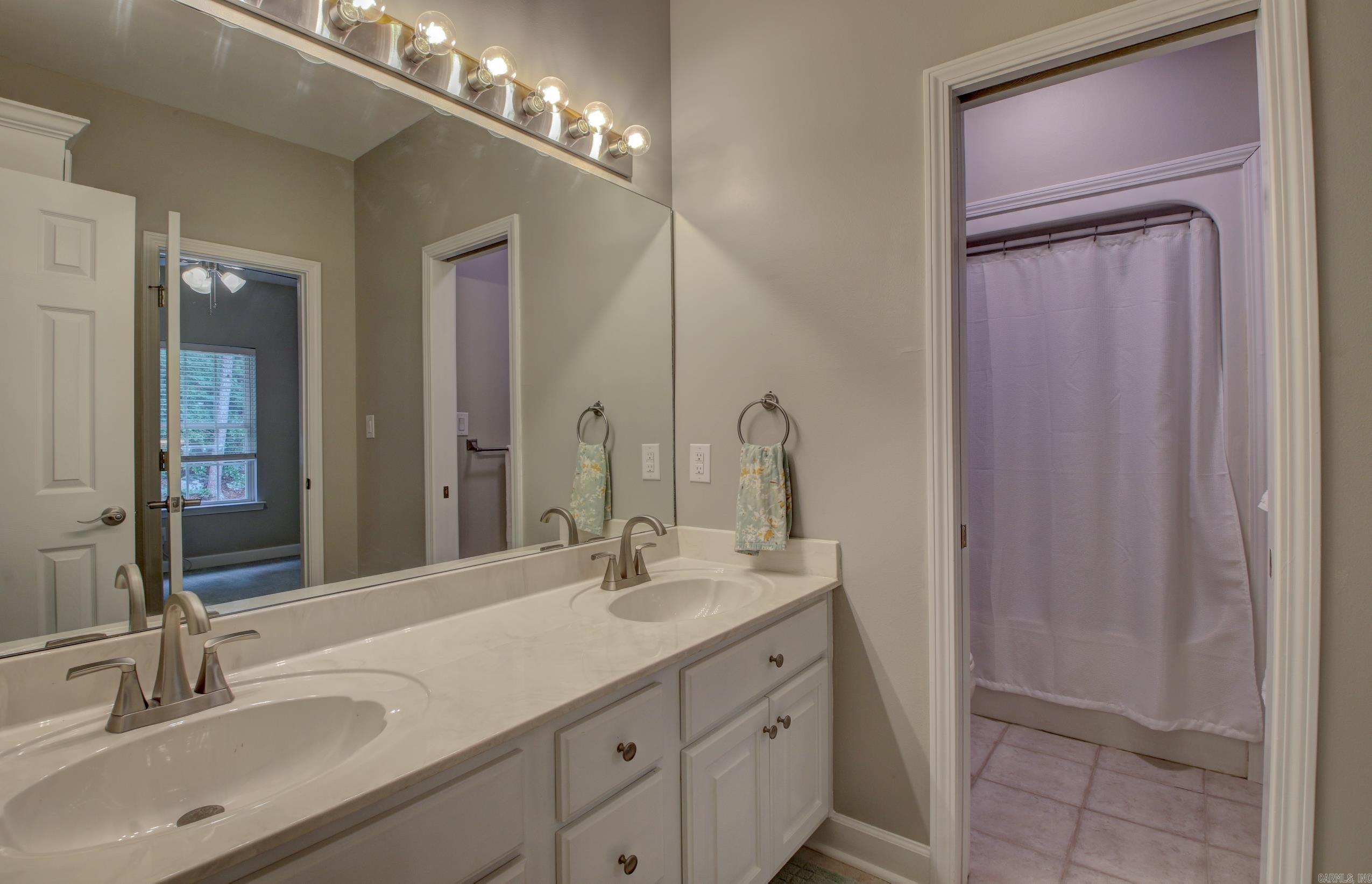 PALISADES HEIGHTS - Residential