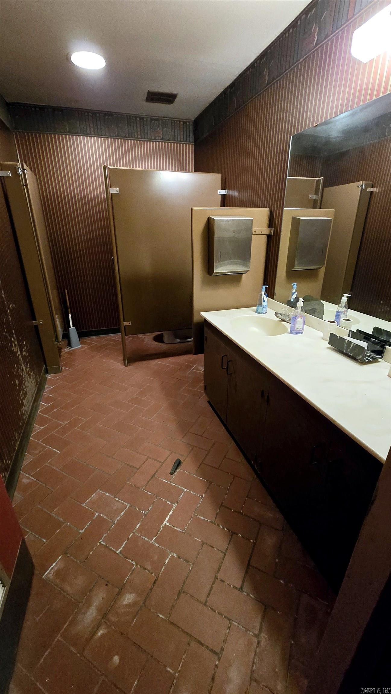 West Helena - Commercial Sale