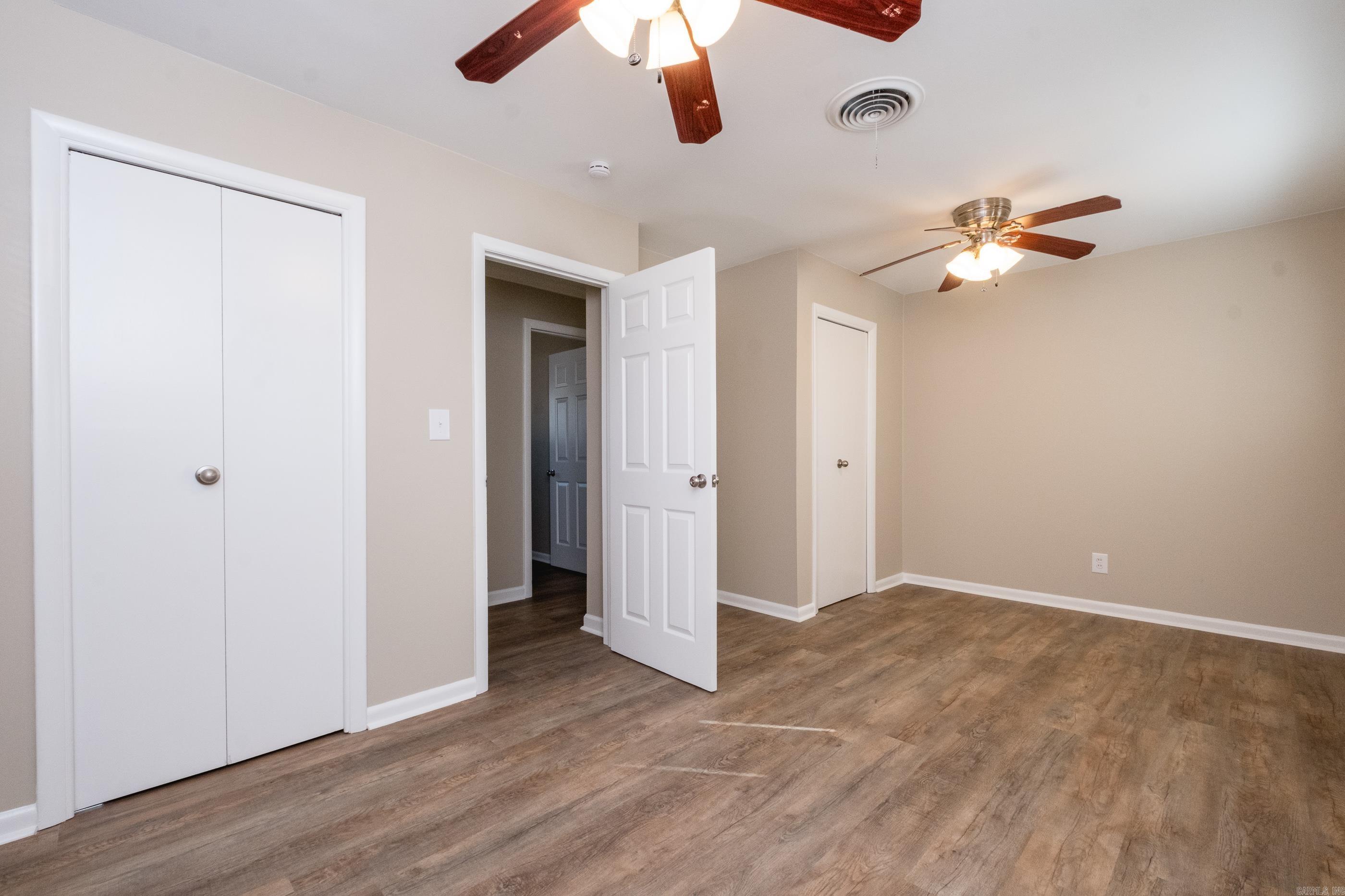 BEAUTIFUL LAKEVIEW - Residential