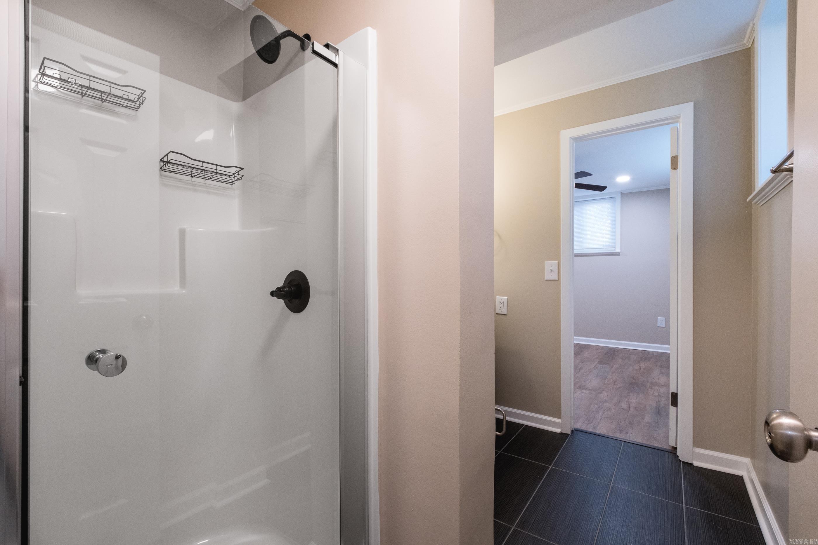 BEAUTIFUL LAKEVIEW - Residential