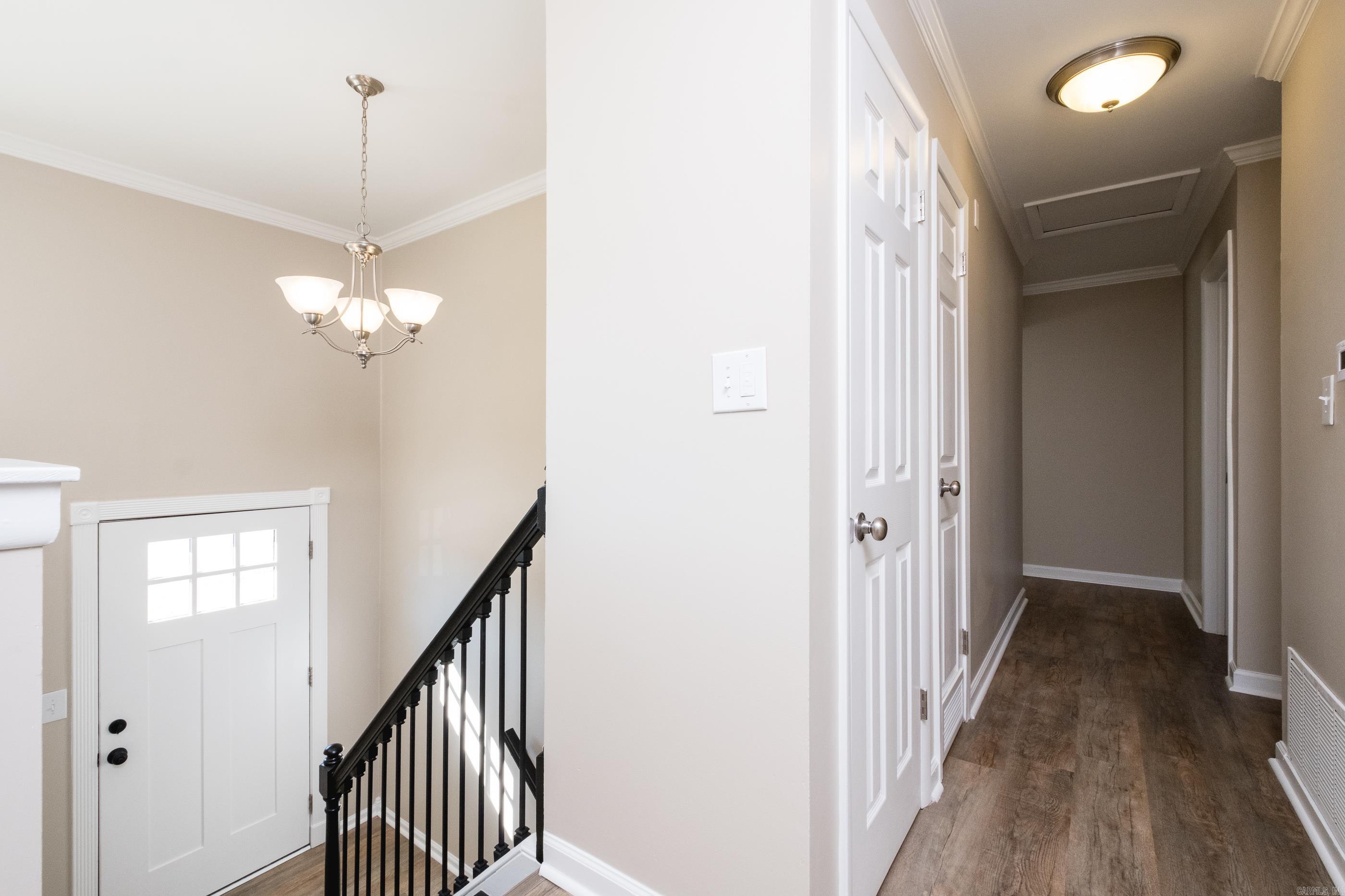 BEAUTIFUL LAKEVIEW - Residential