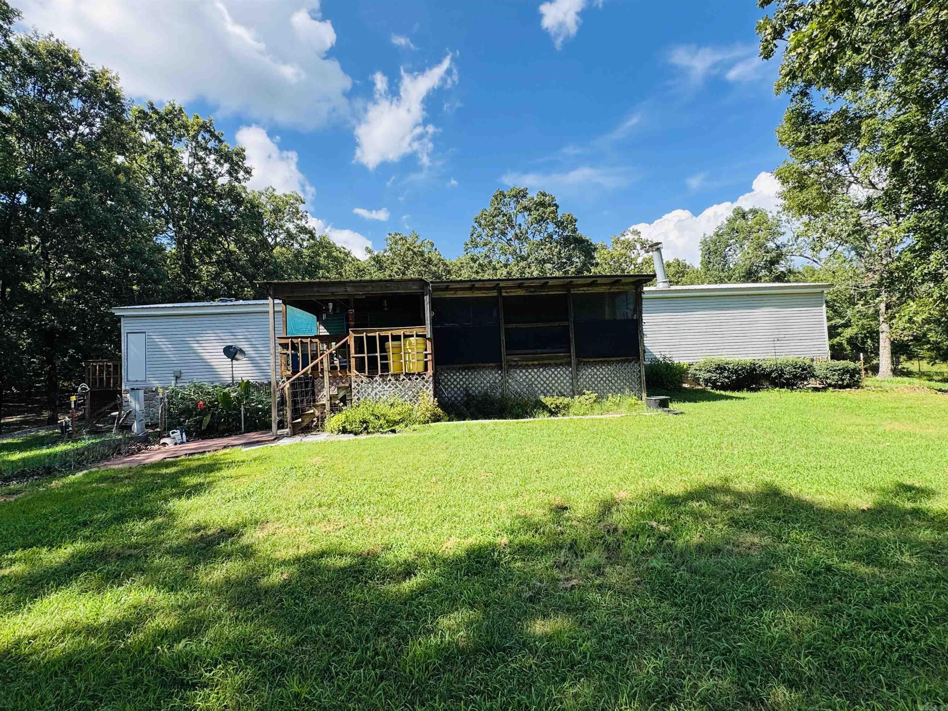 ROMANCE ACRES - Residential