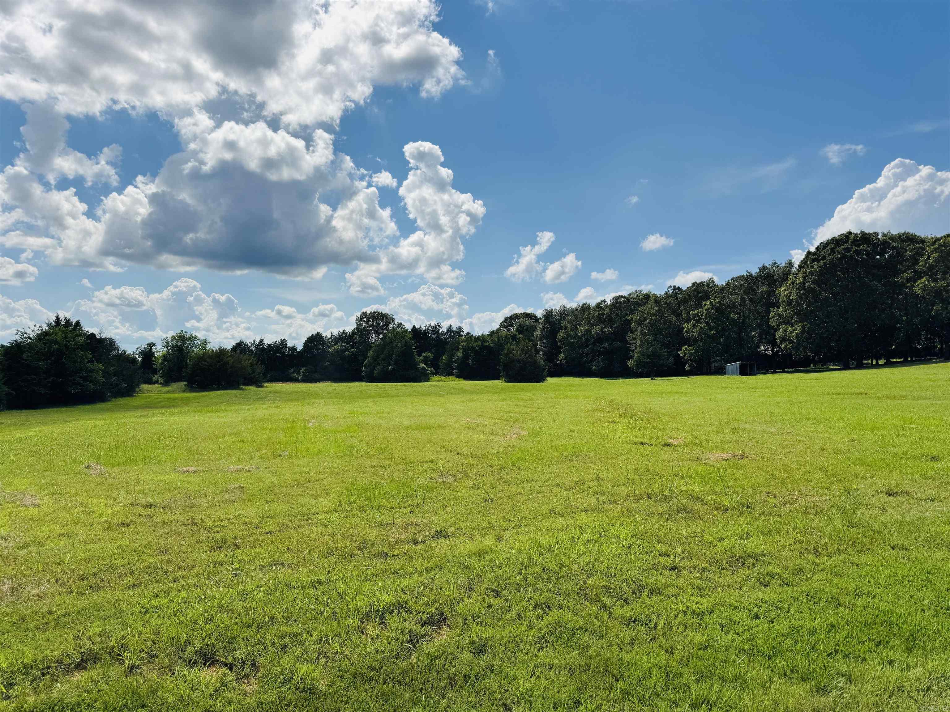 ROMANCE ACRES - Residential