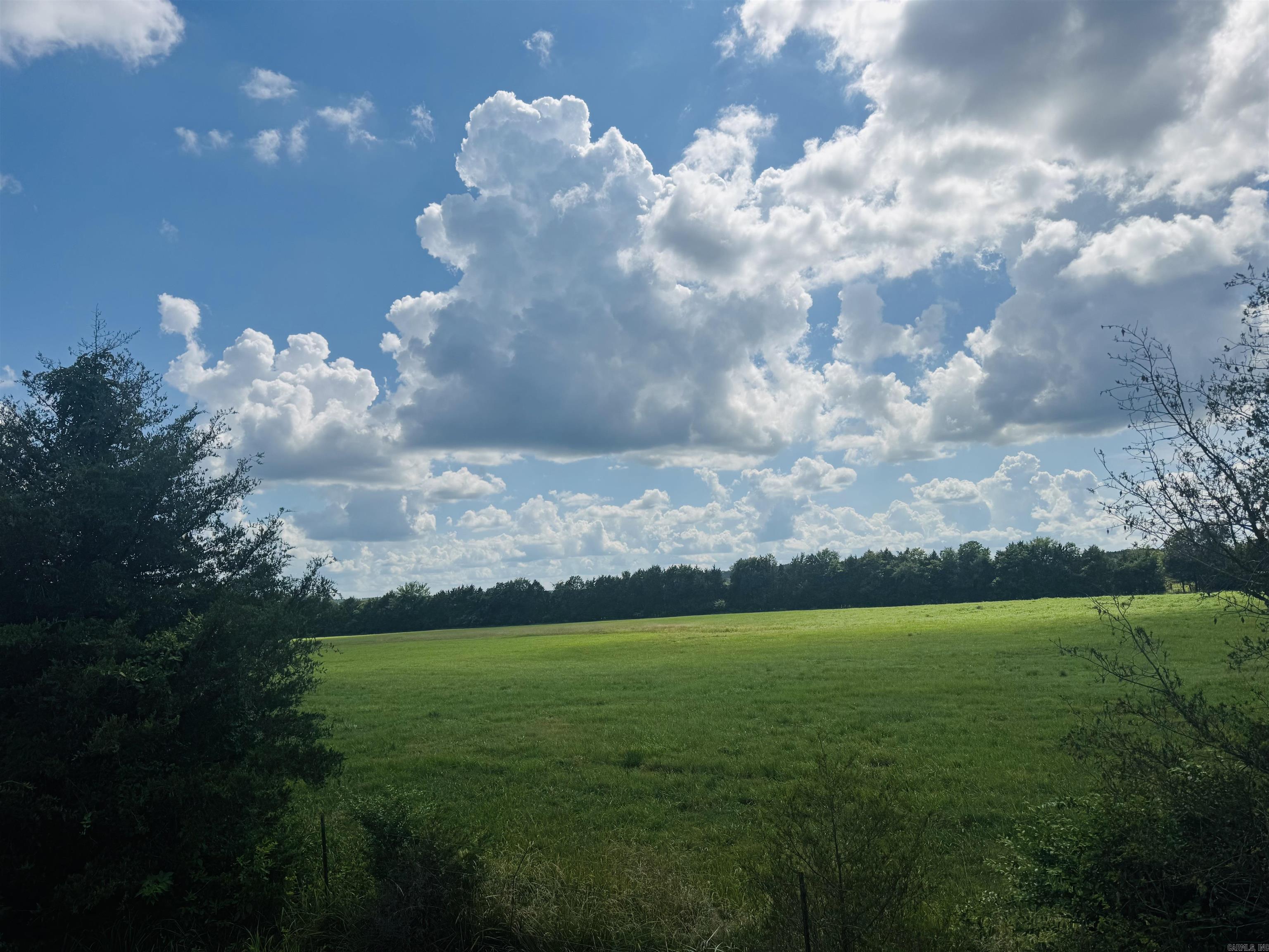 ROMANCE ACRES - Residential