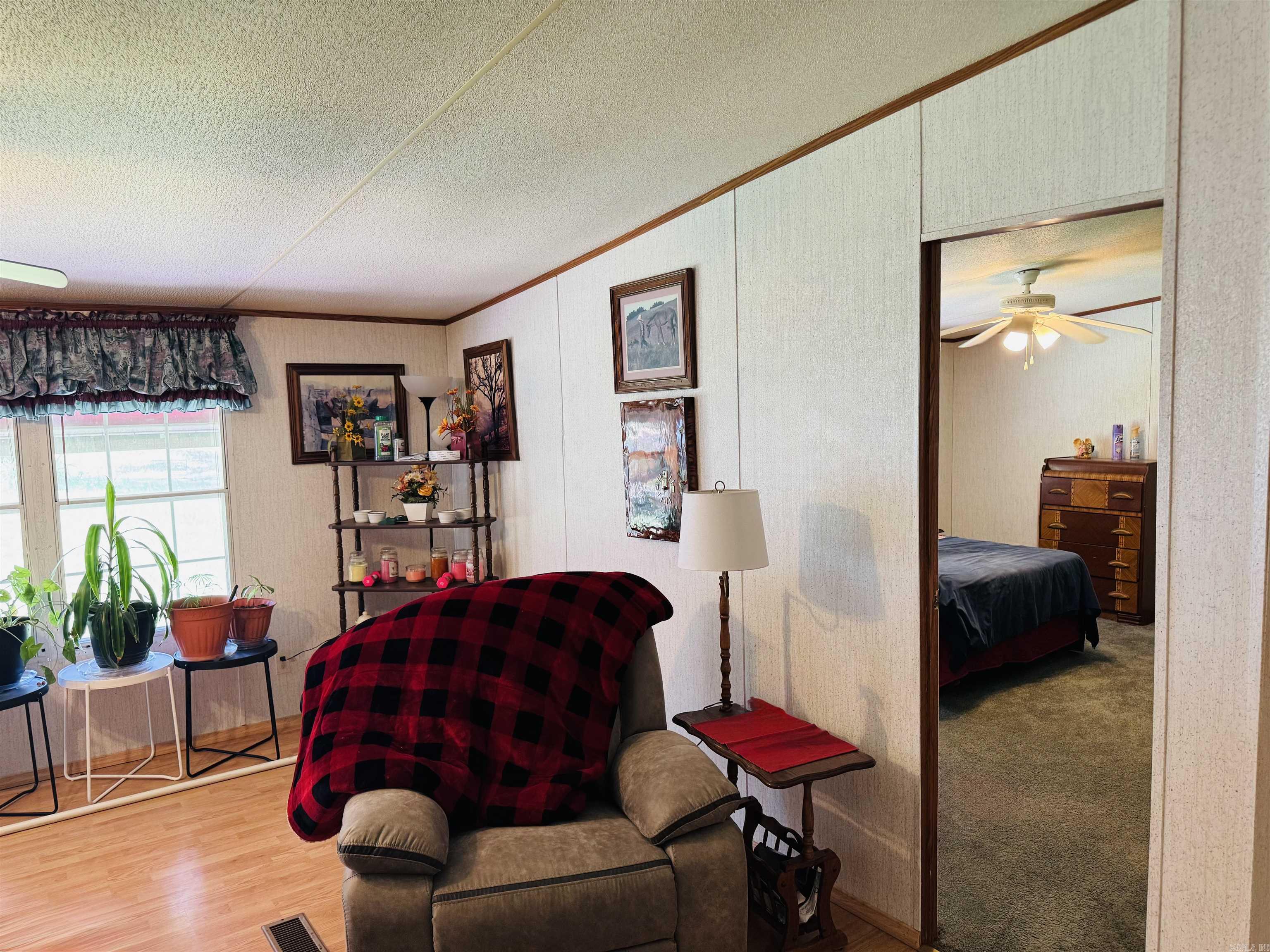 ROMANCE ACRES - Residential