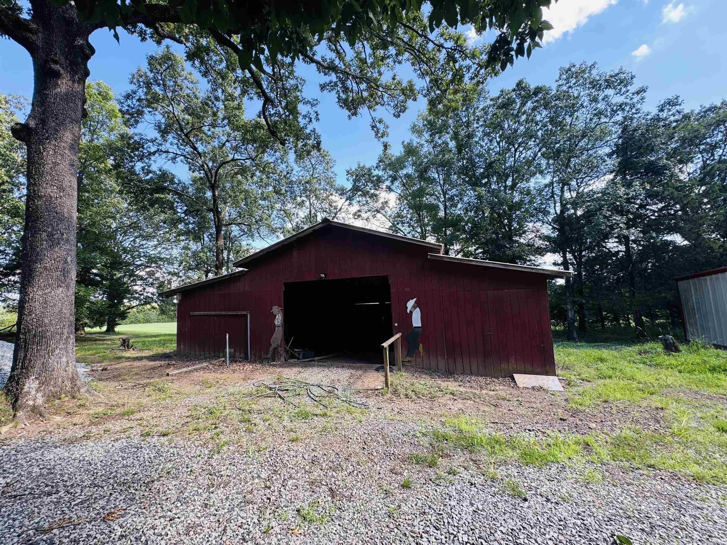 ROMANCE ACRES - Residential