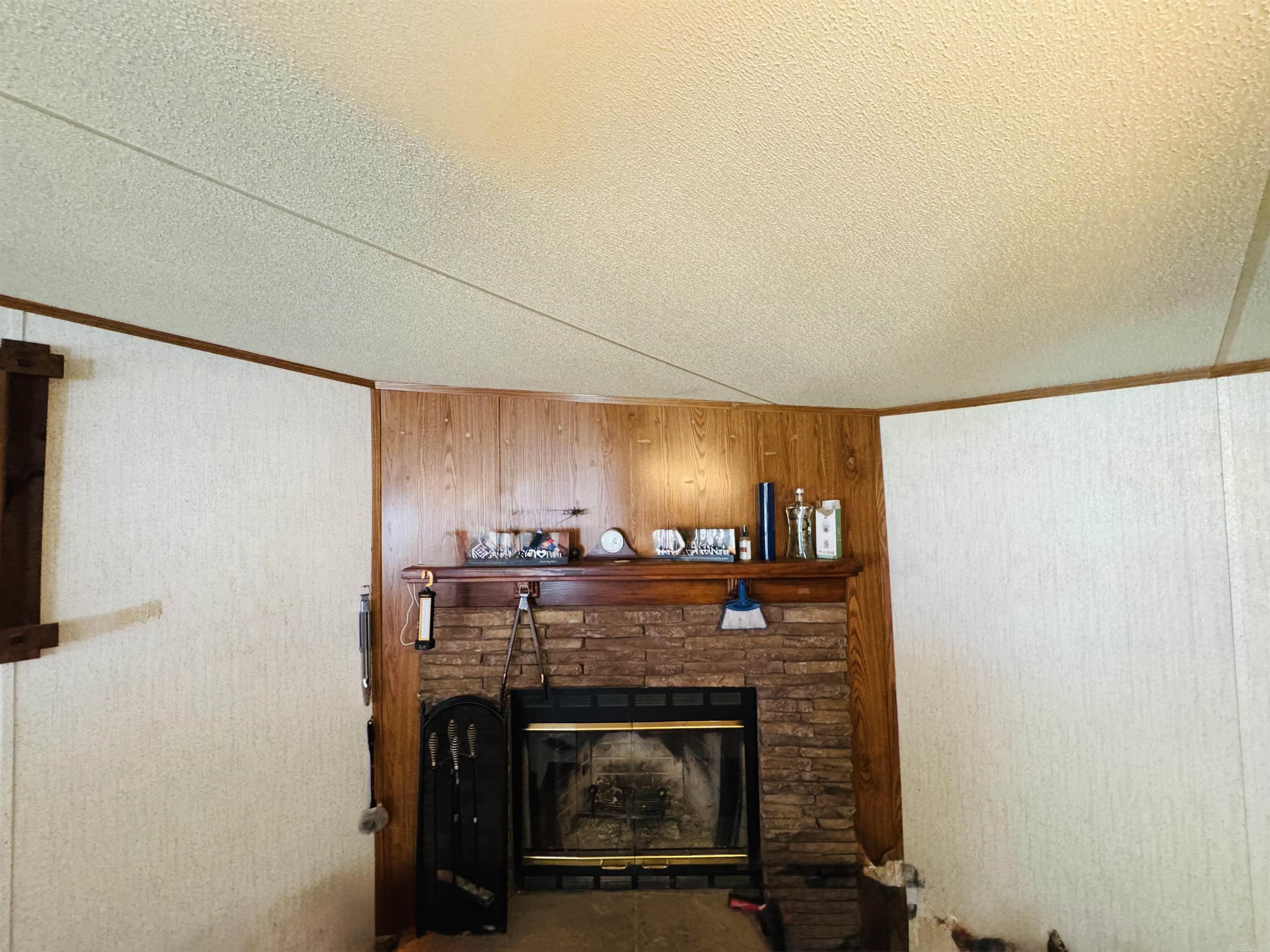 ROMANCE ACRES - Residential