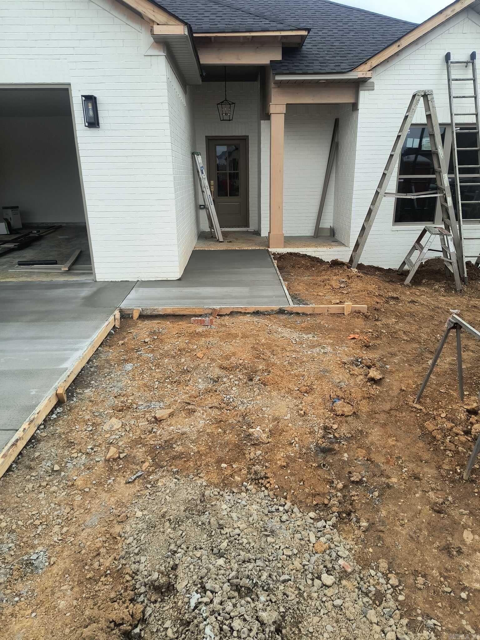 EAST MEADOW - Residential