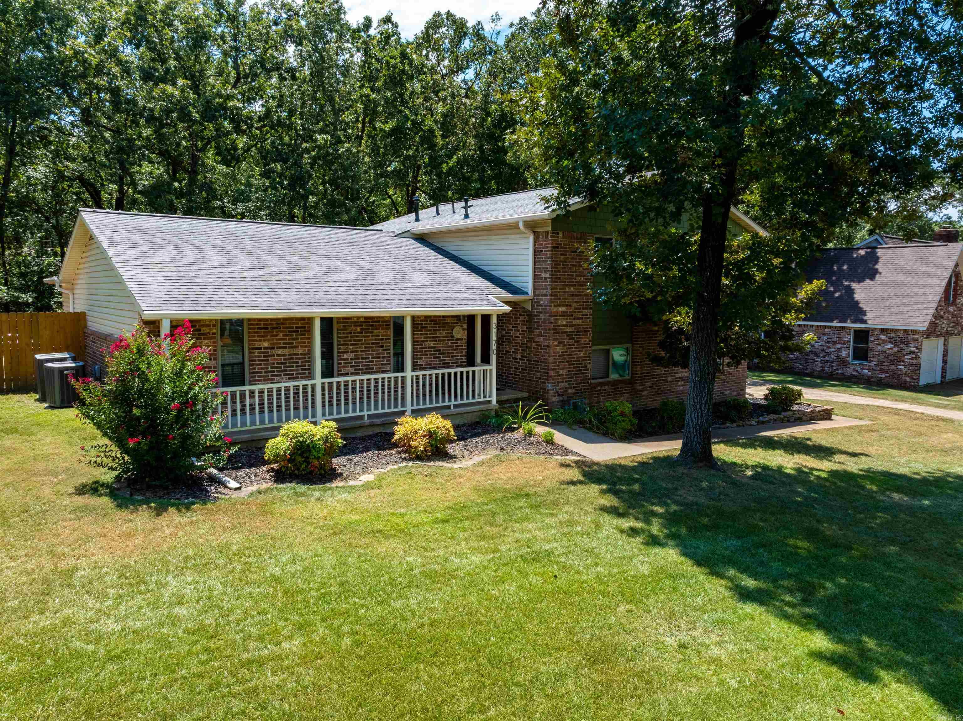 BRYANT WOODLAND HGTS - Residential