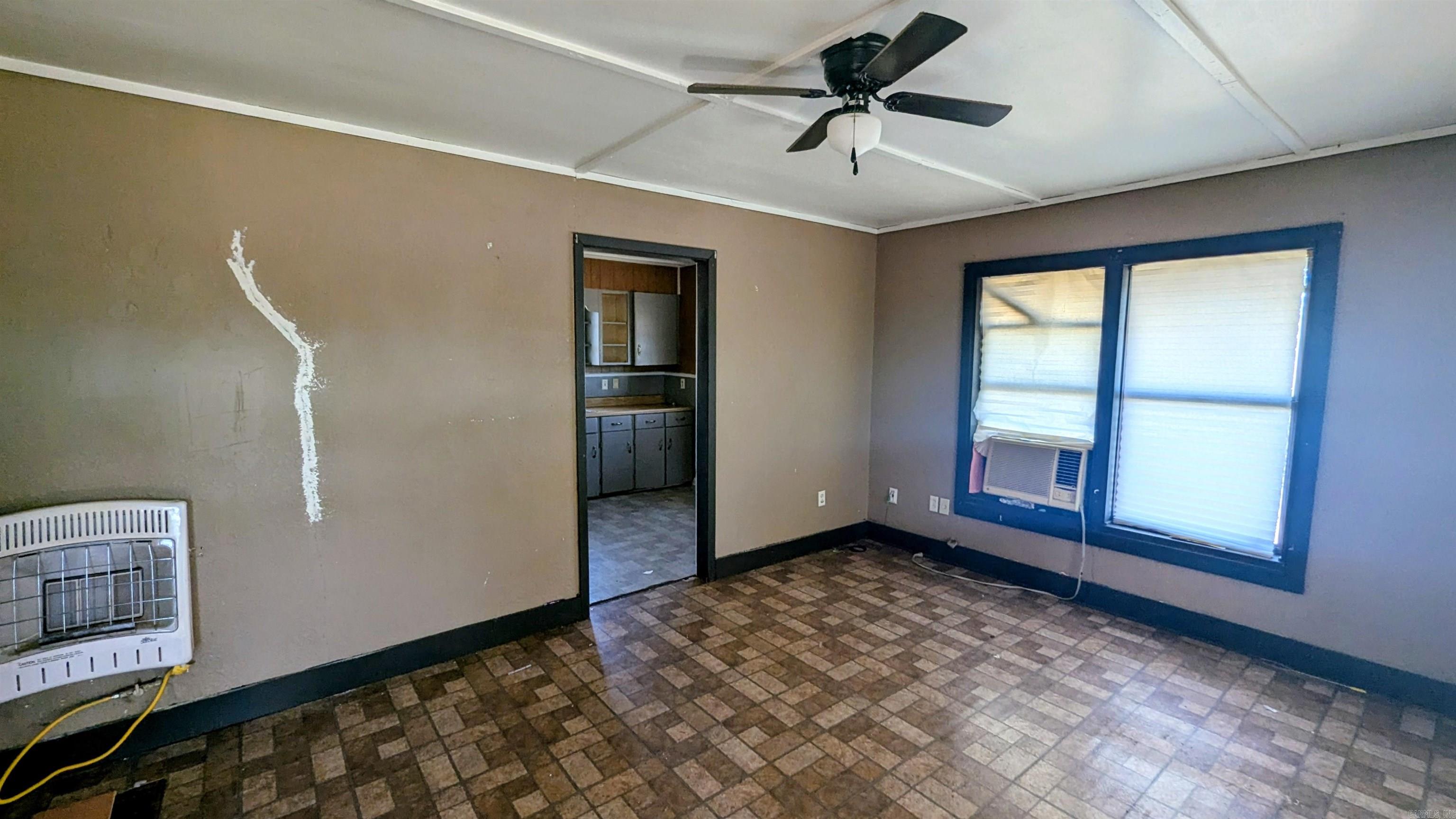 ORIGINAL TOWN TUCKERMAN - Residential