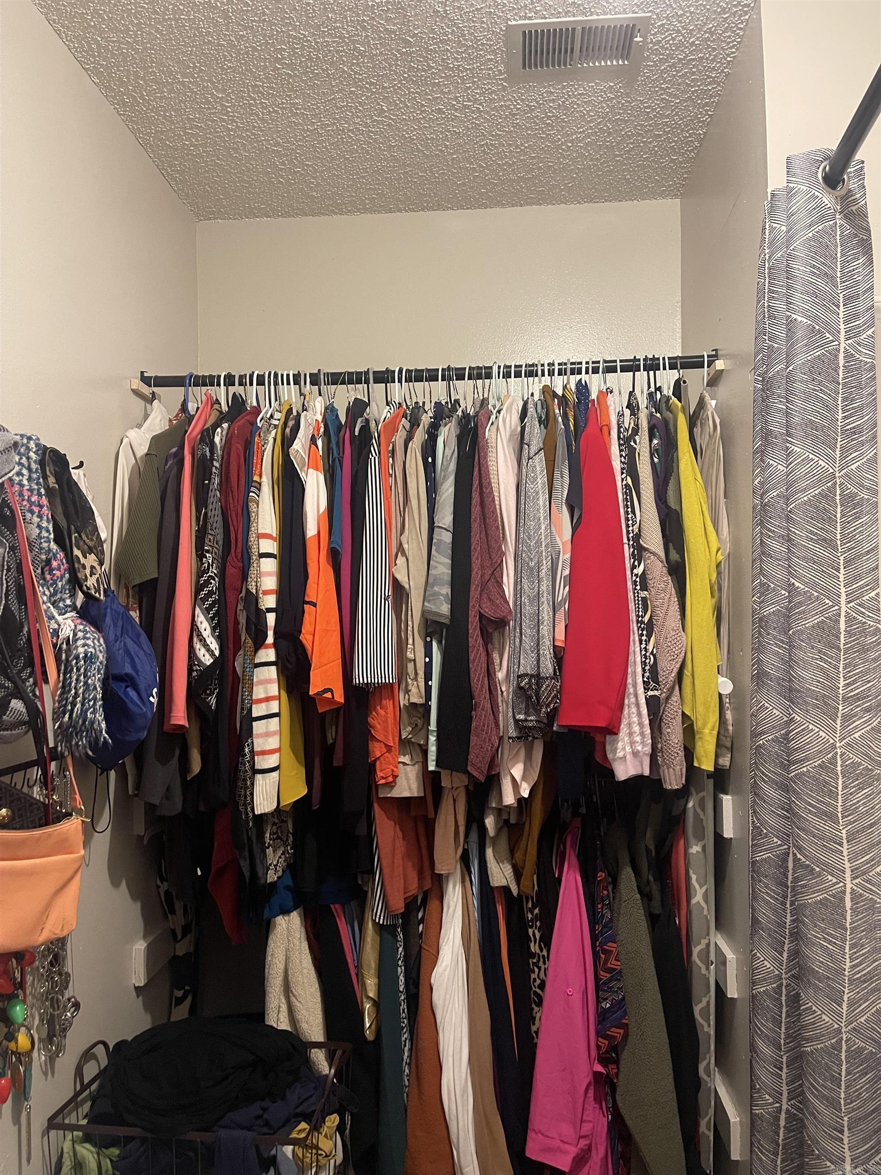 Mcintosh 1st - Residential