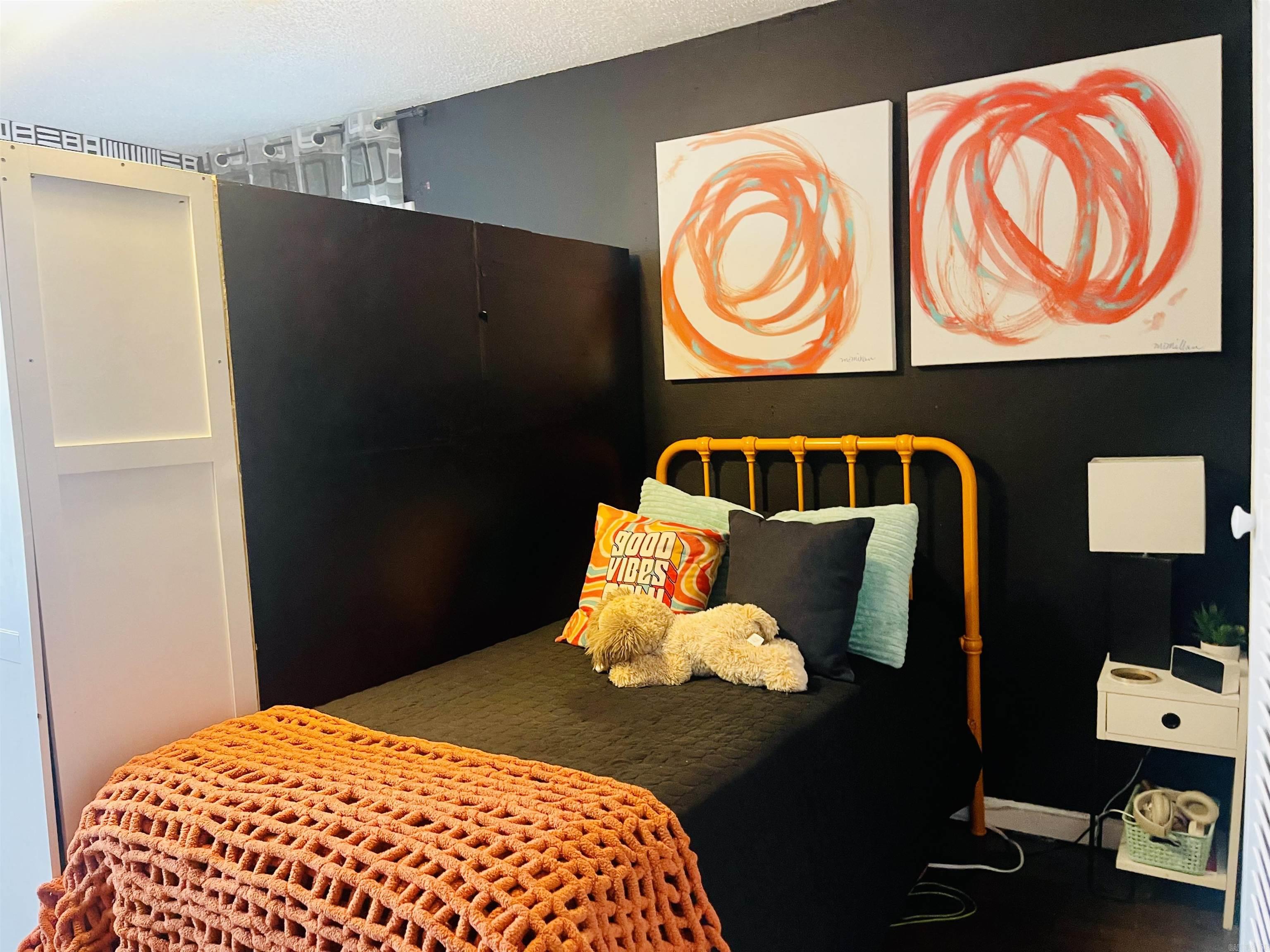 Mcintosh 1st - Residential