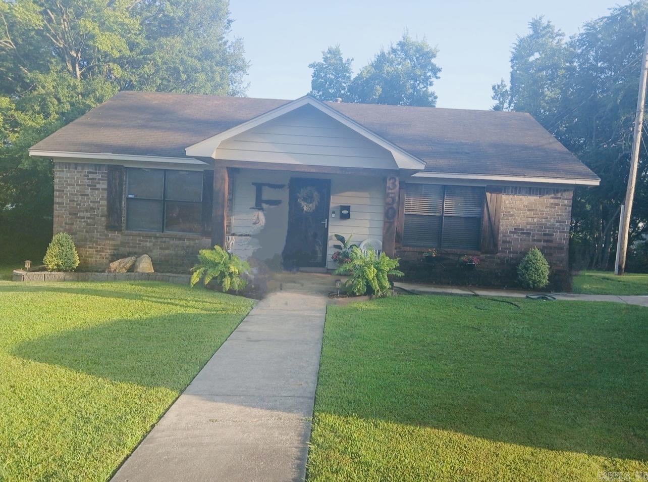 Mcintosh 1st - Residential