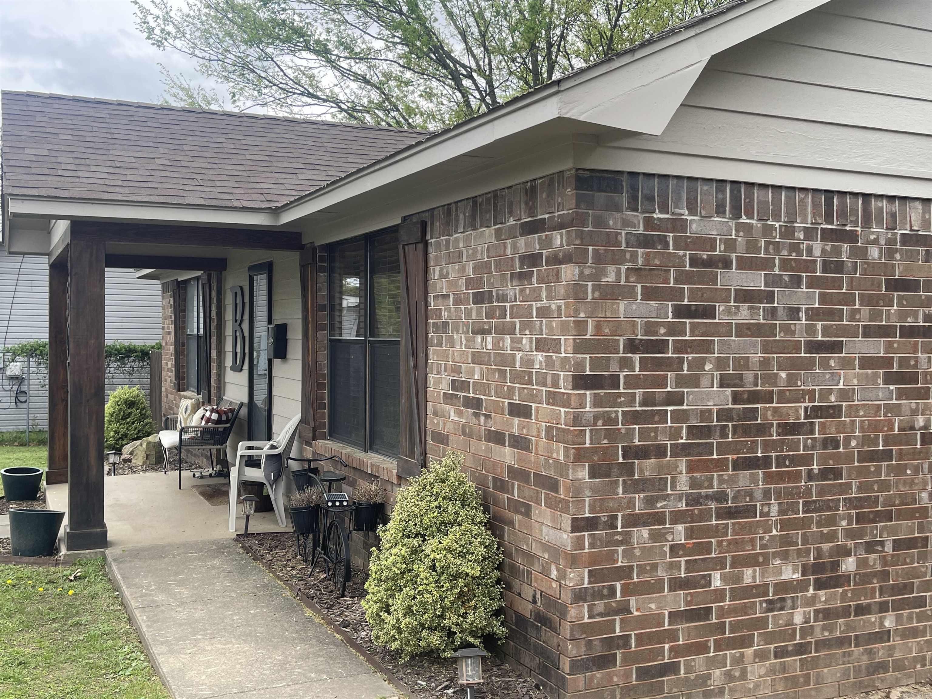 Mcintosh 1st - Residential