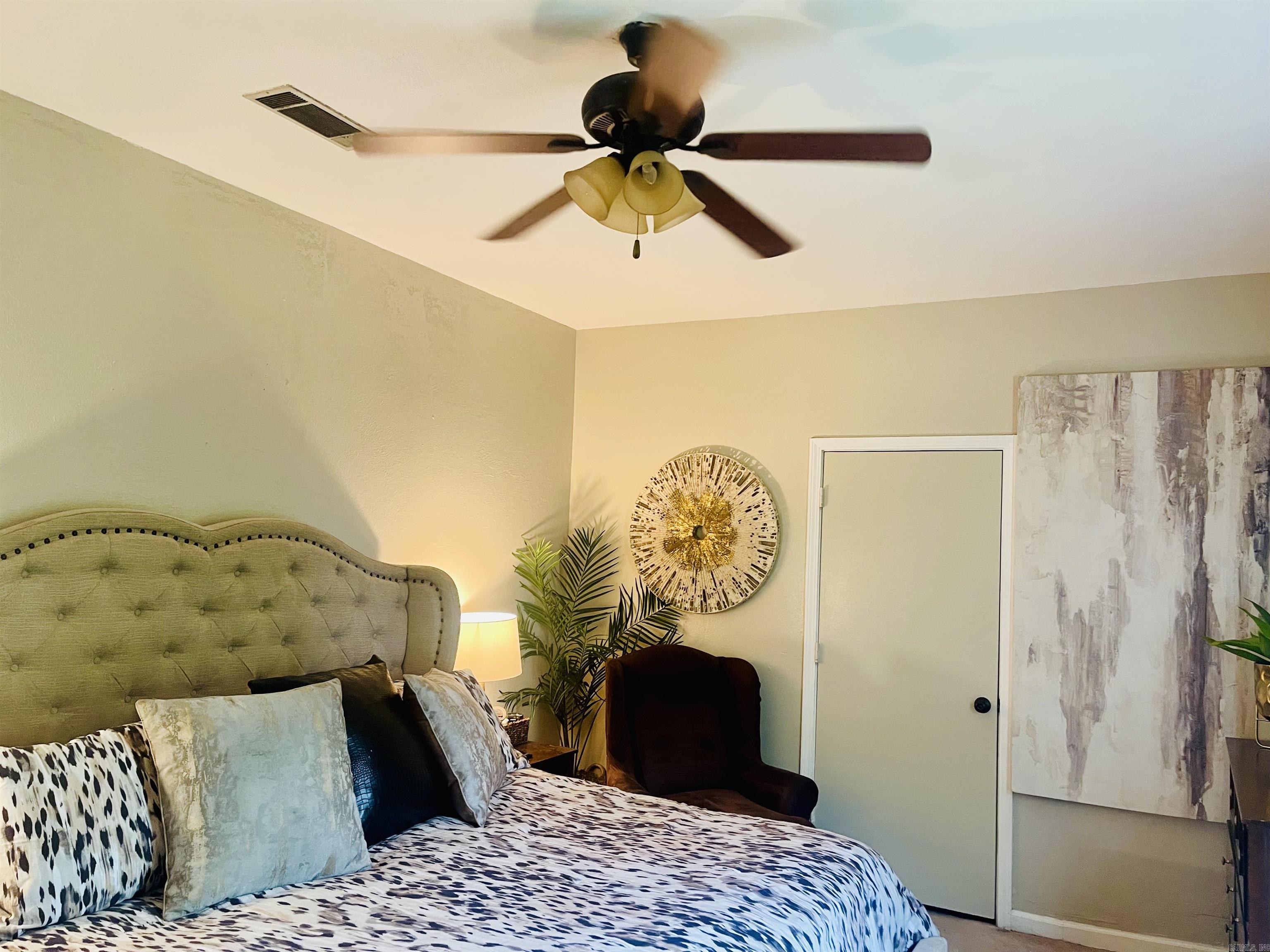 Mcintosh 1st - Residential