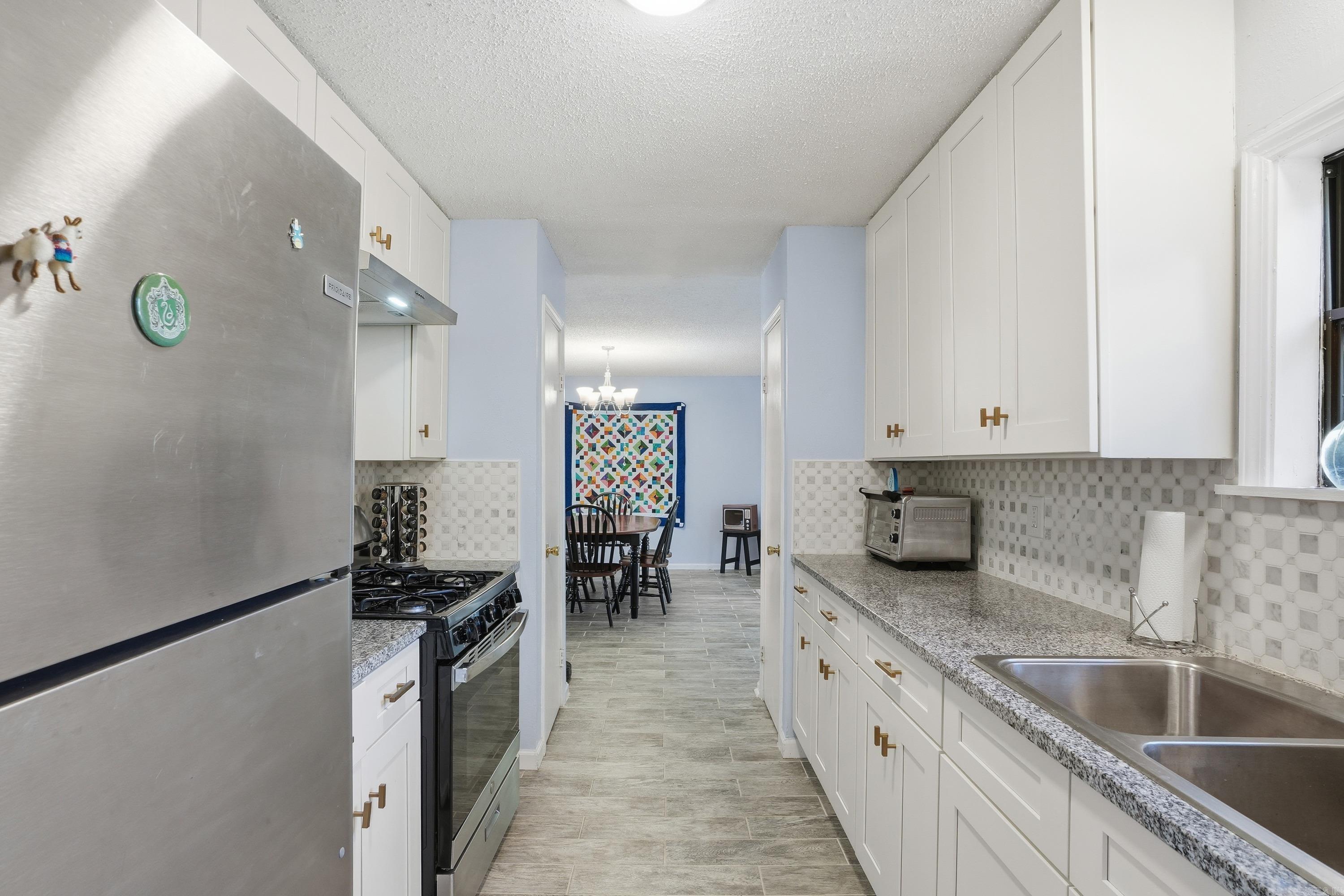 LONE PINE - Residential