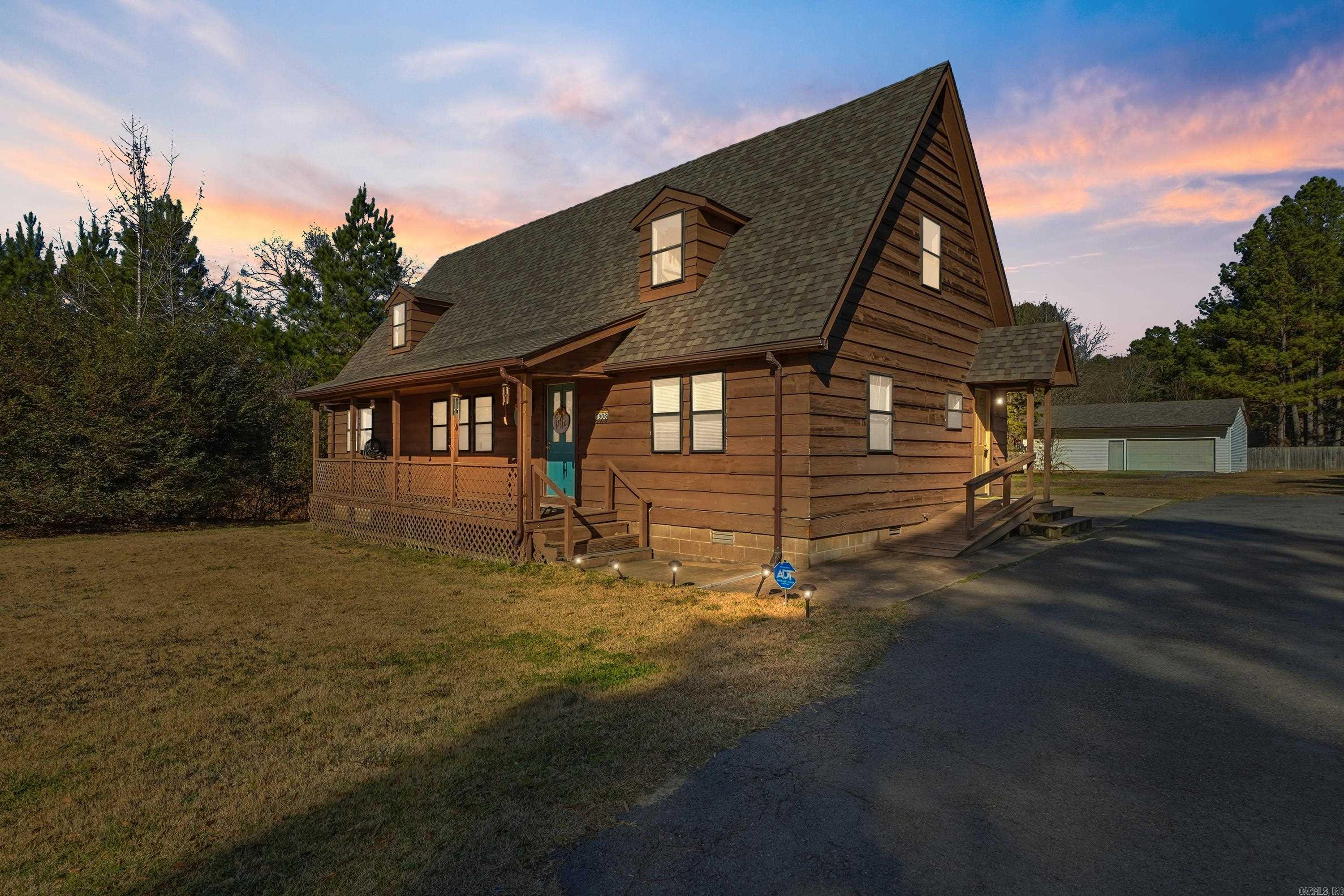 LONE PINE - Residential