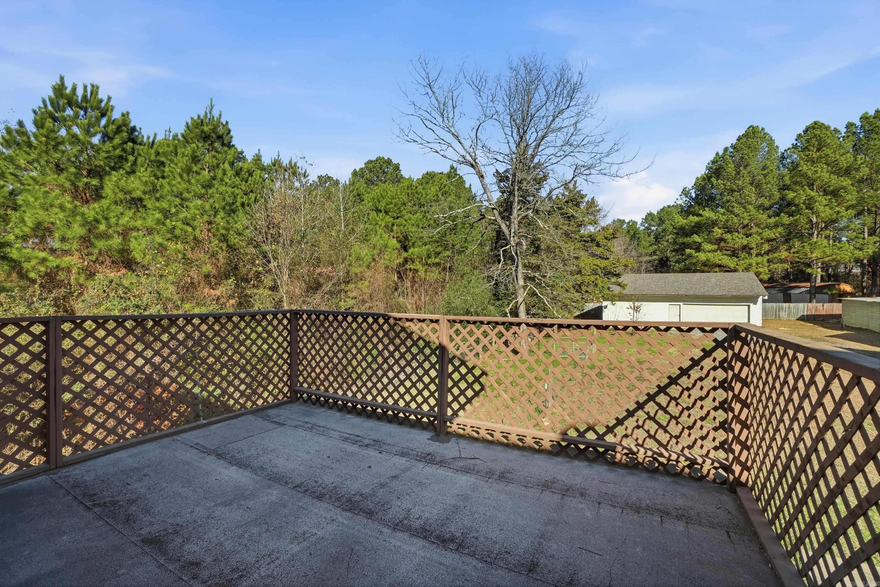 LONE PINE - Residential