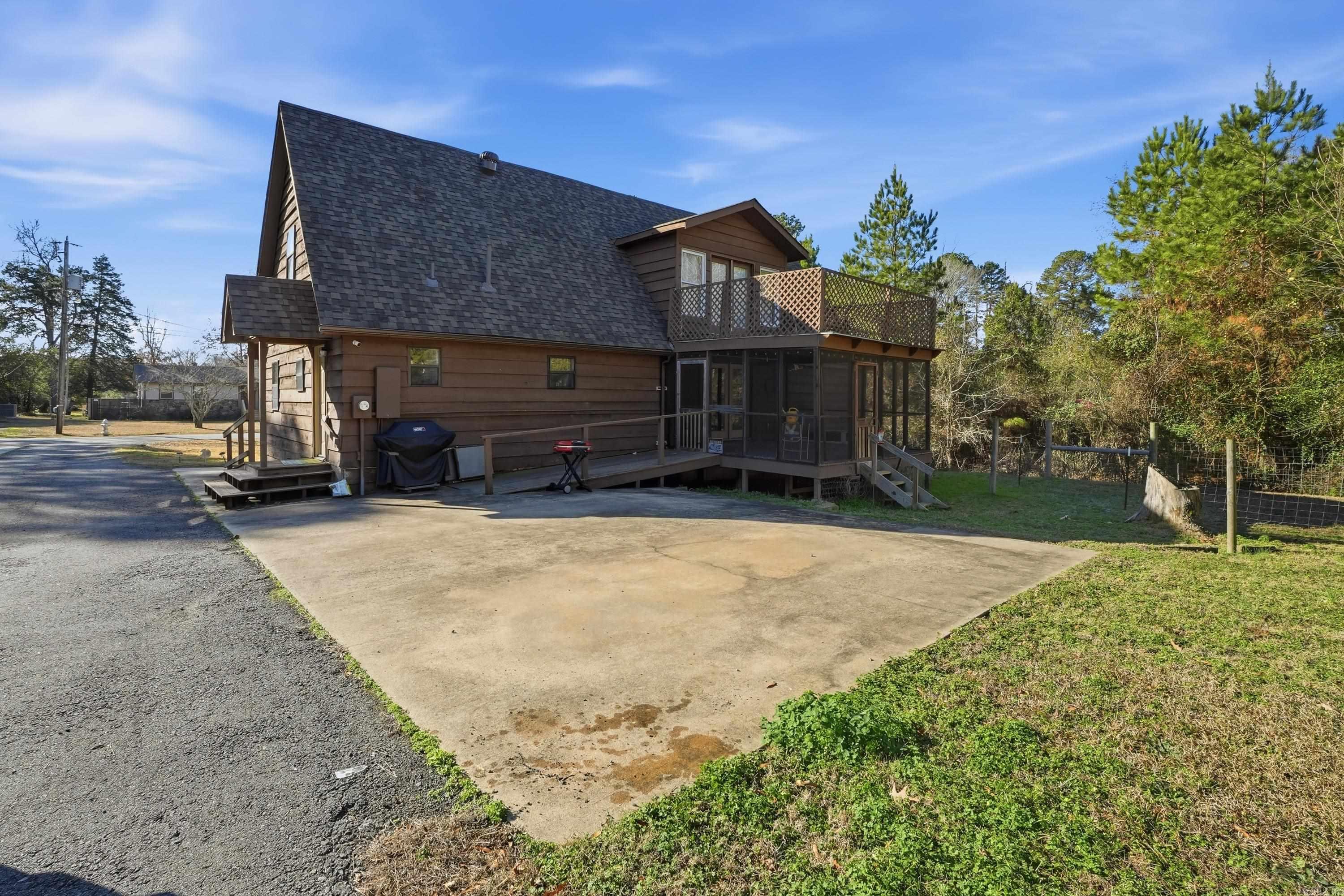 LONE PINE - Residential