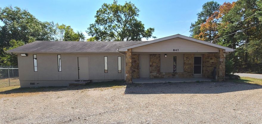 **Building for Lease*** Newly remodeled inside and out, this property would make a great office or retail showroom. Large open reception/lobby area with 3 offices, 2 restrooms, breakroom and extra storage closets. Tenant to pay all utilities, Lessor would like to have a 36 month Lease.