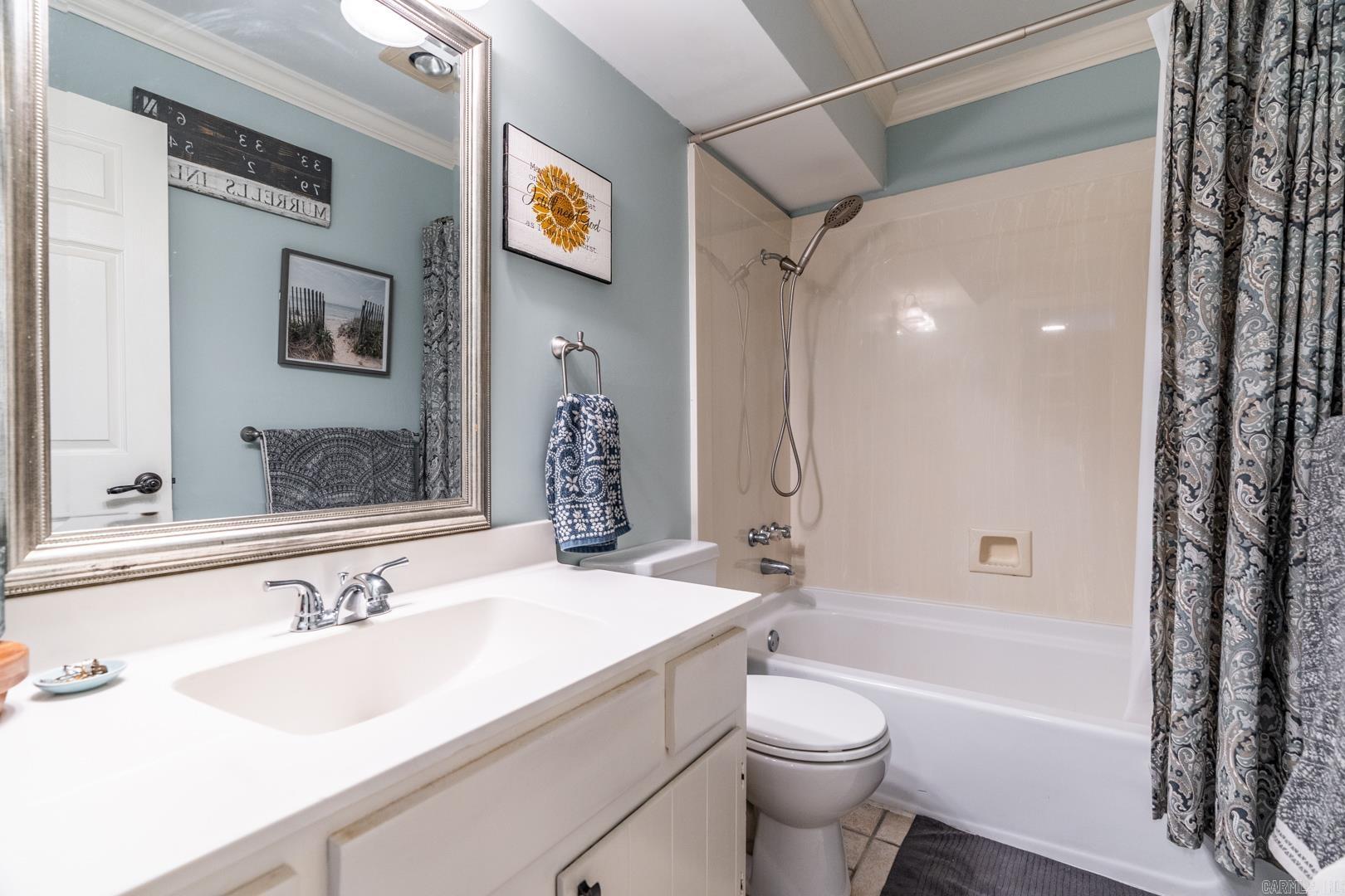 FOREST HILL COND - Residential