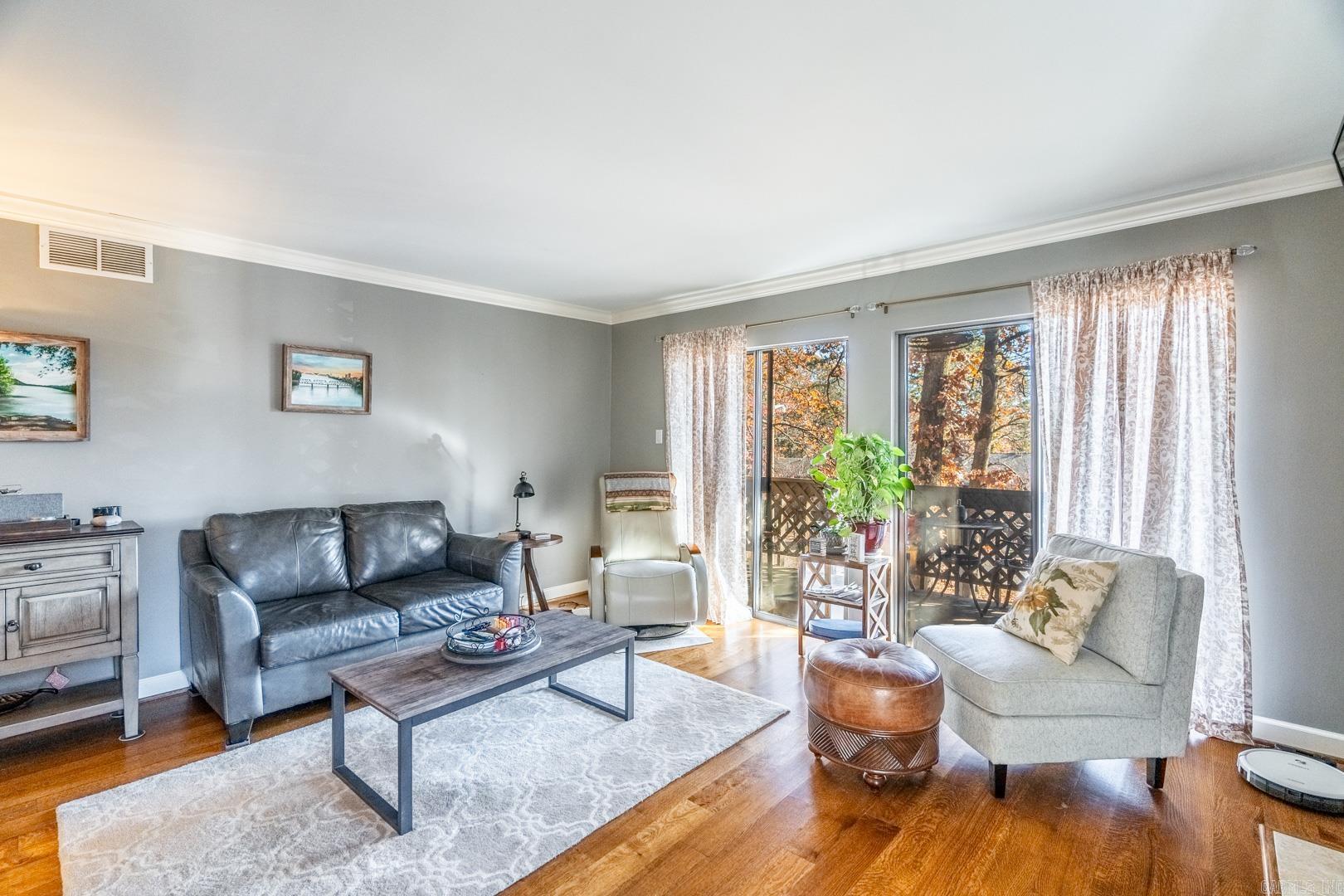 FOREST HILL COND - Residential