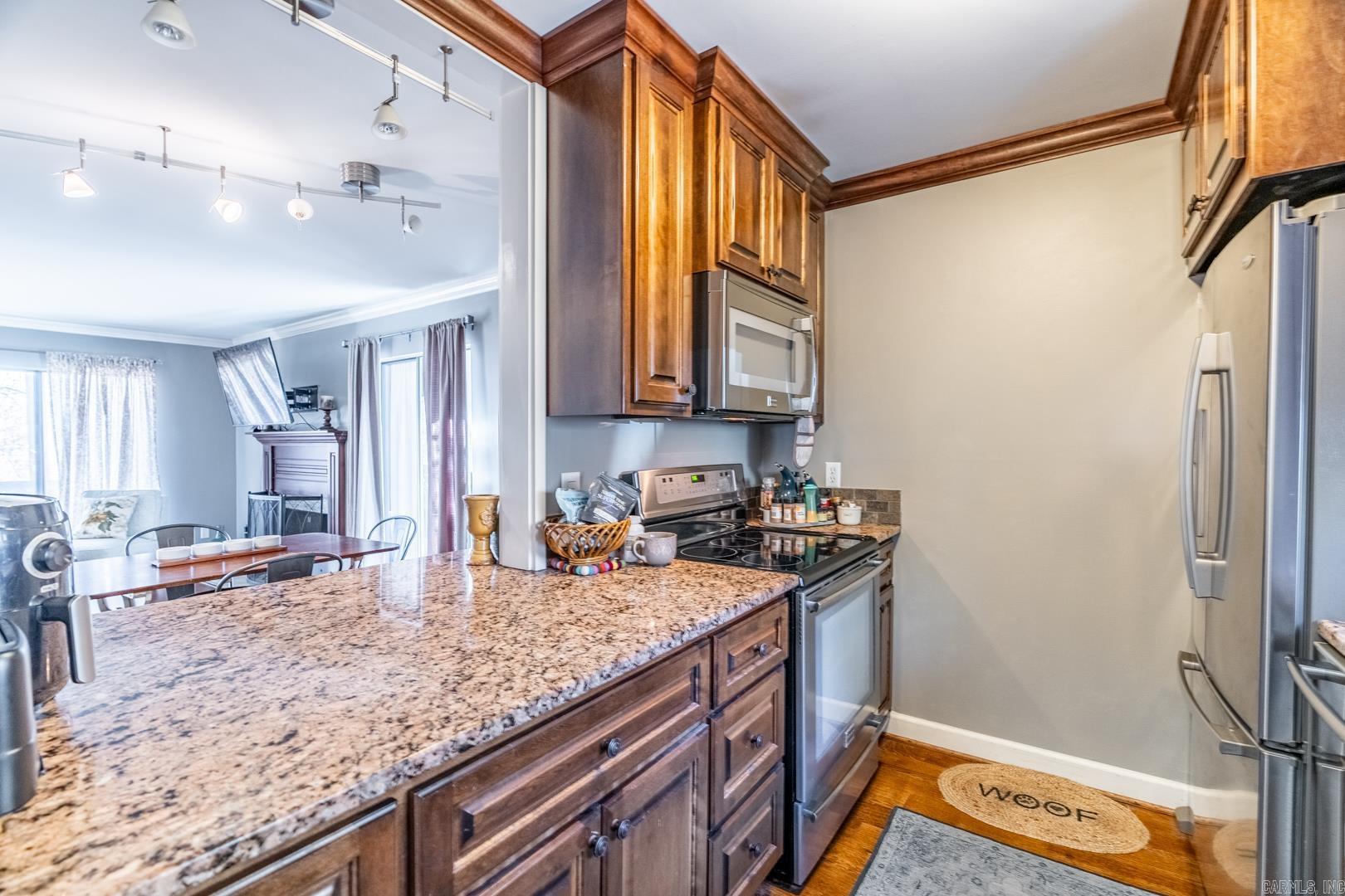 FOREST HILL COND - Residential