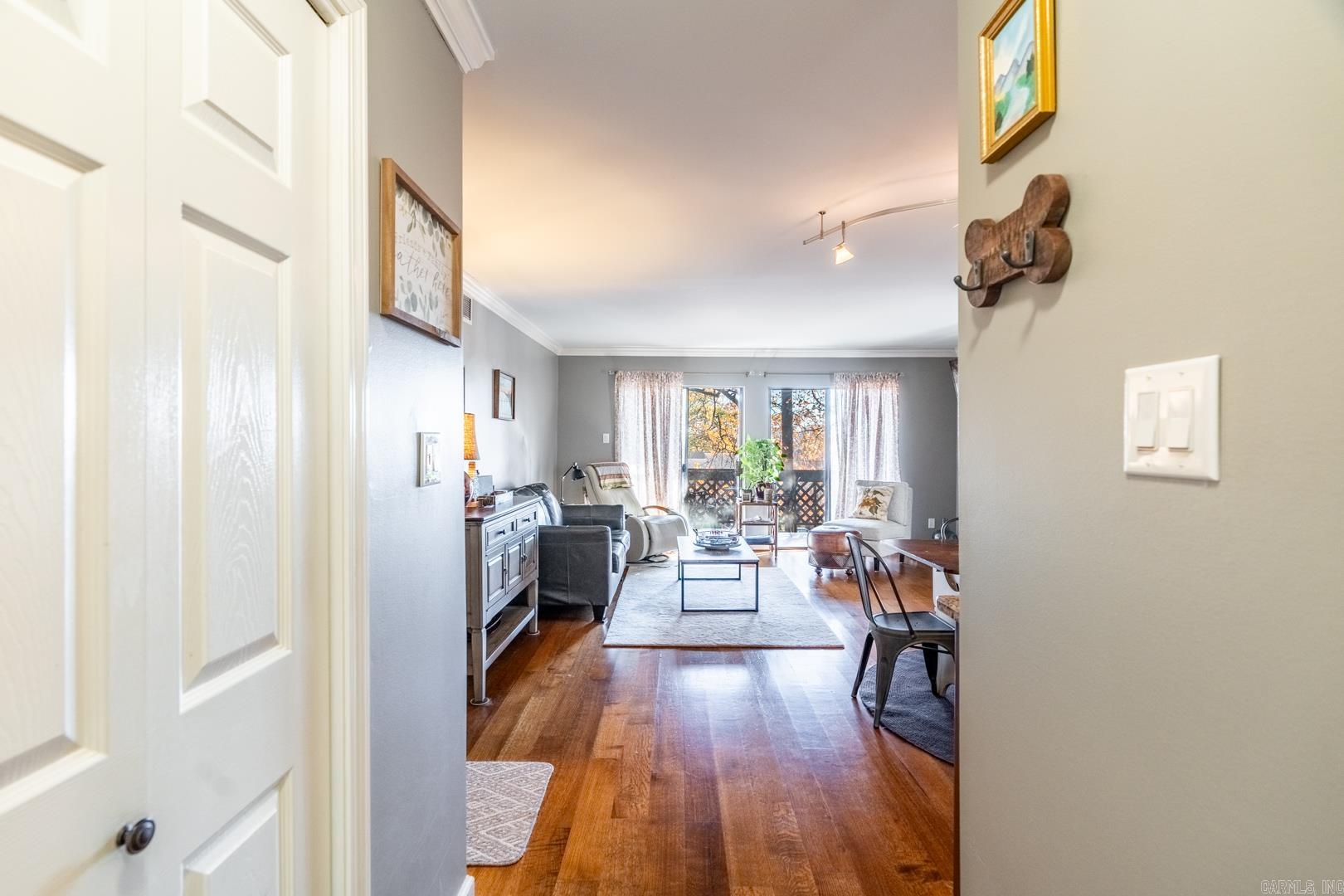 FOREST HILL COND - Residential