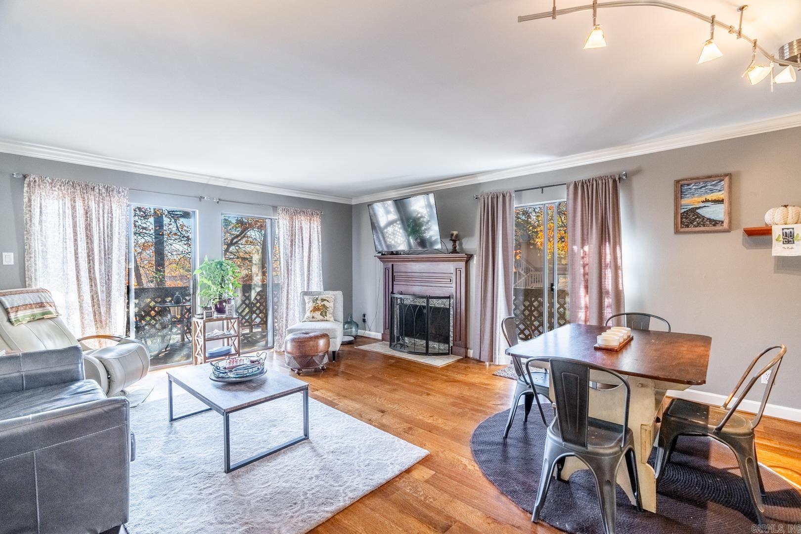 FOREST HILL COND - Residential