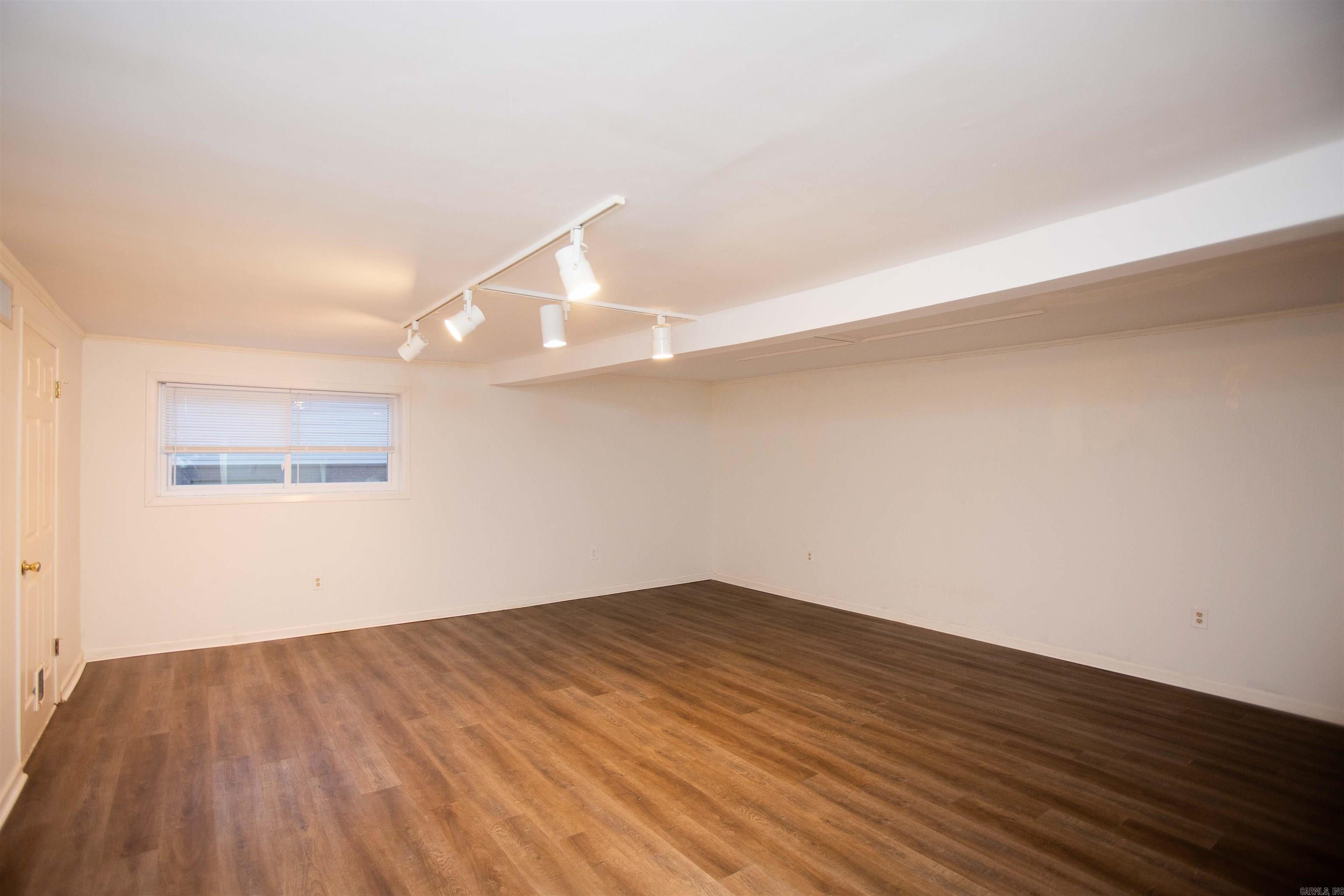 Leawood Manor - Residential Lease