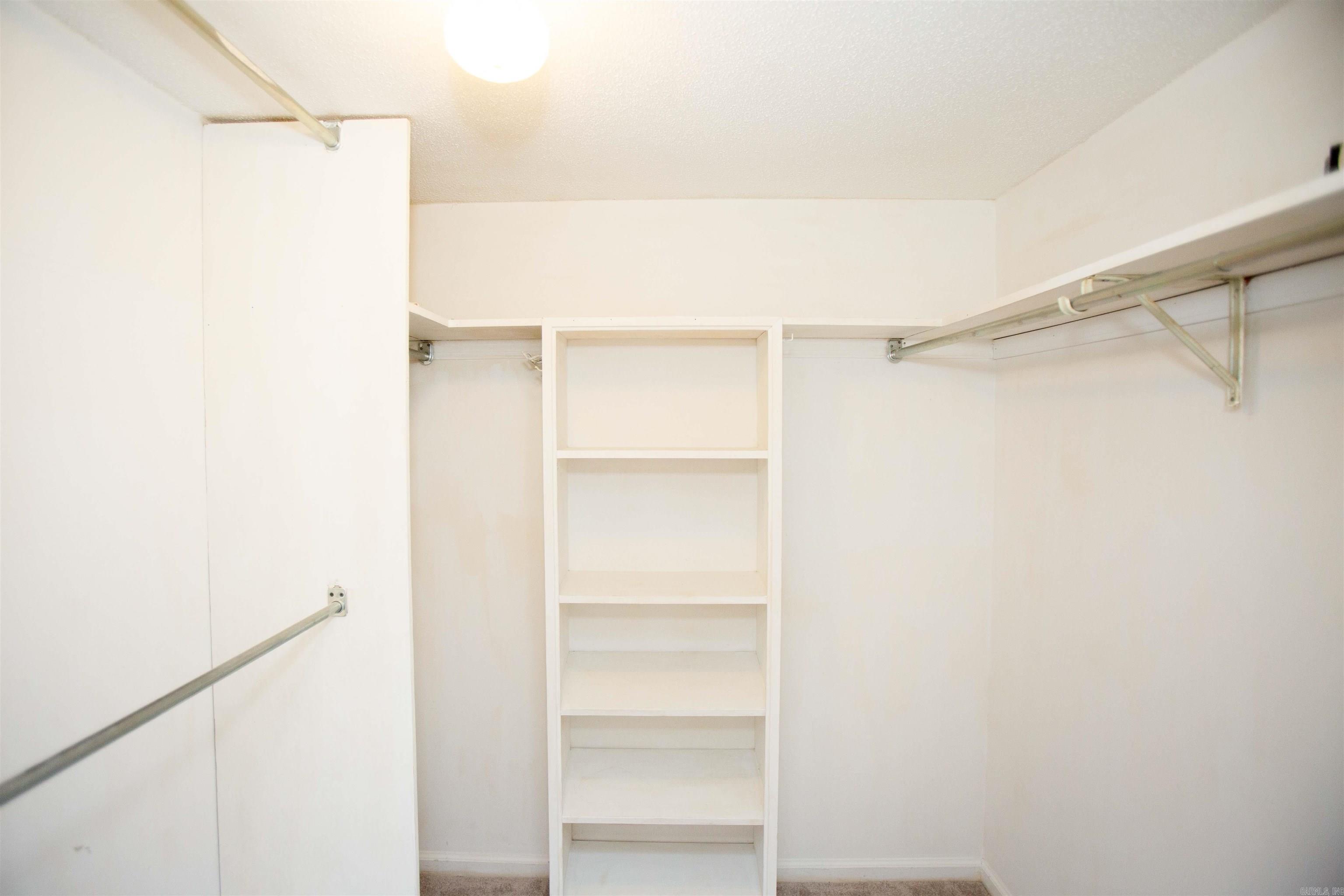 Leawood Manor - Residential Lease