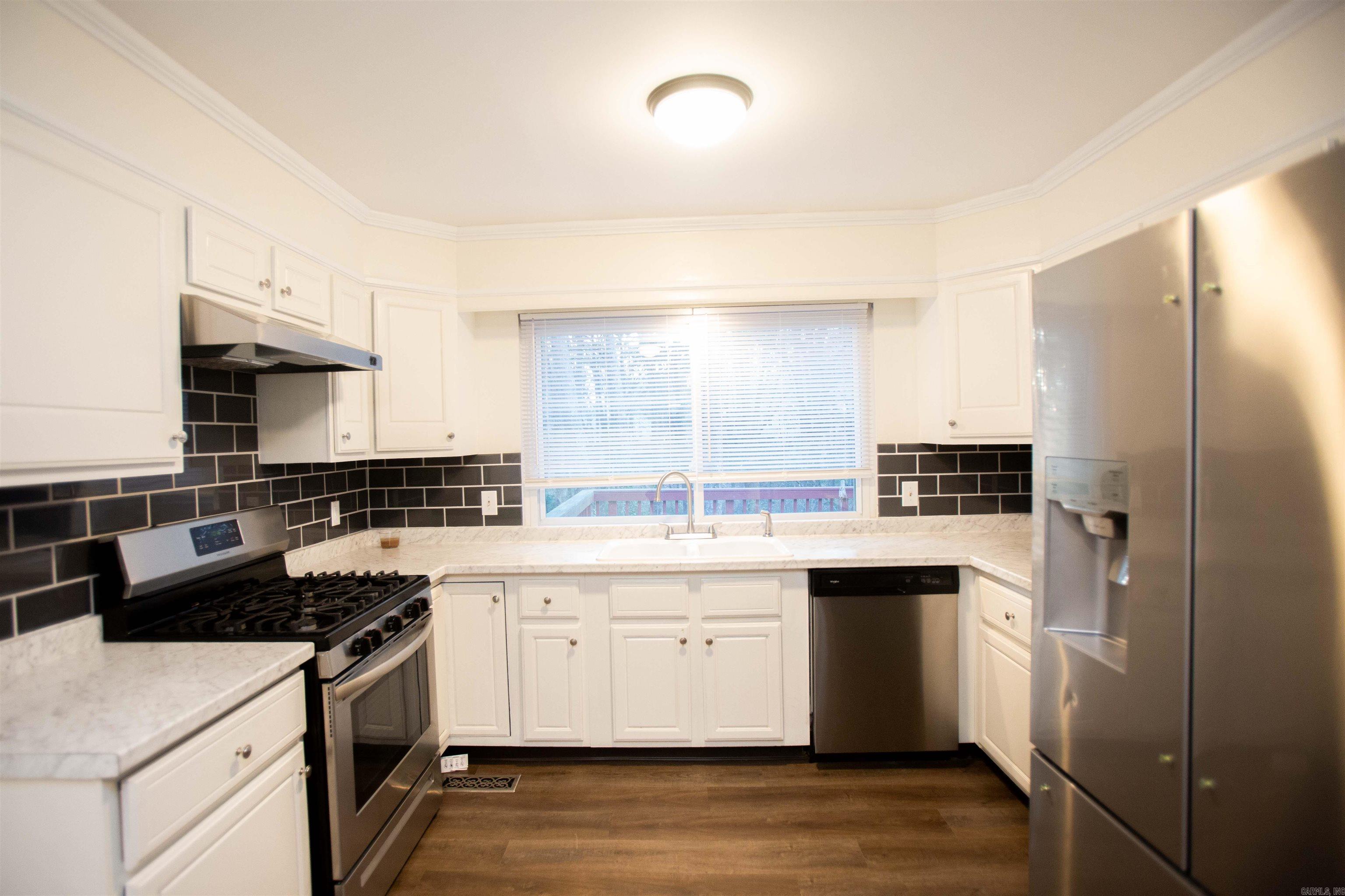 Leawood Manor - Residential Lease