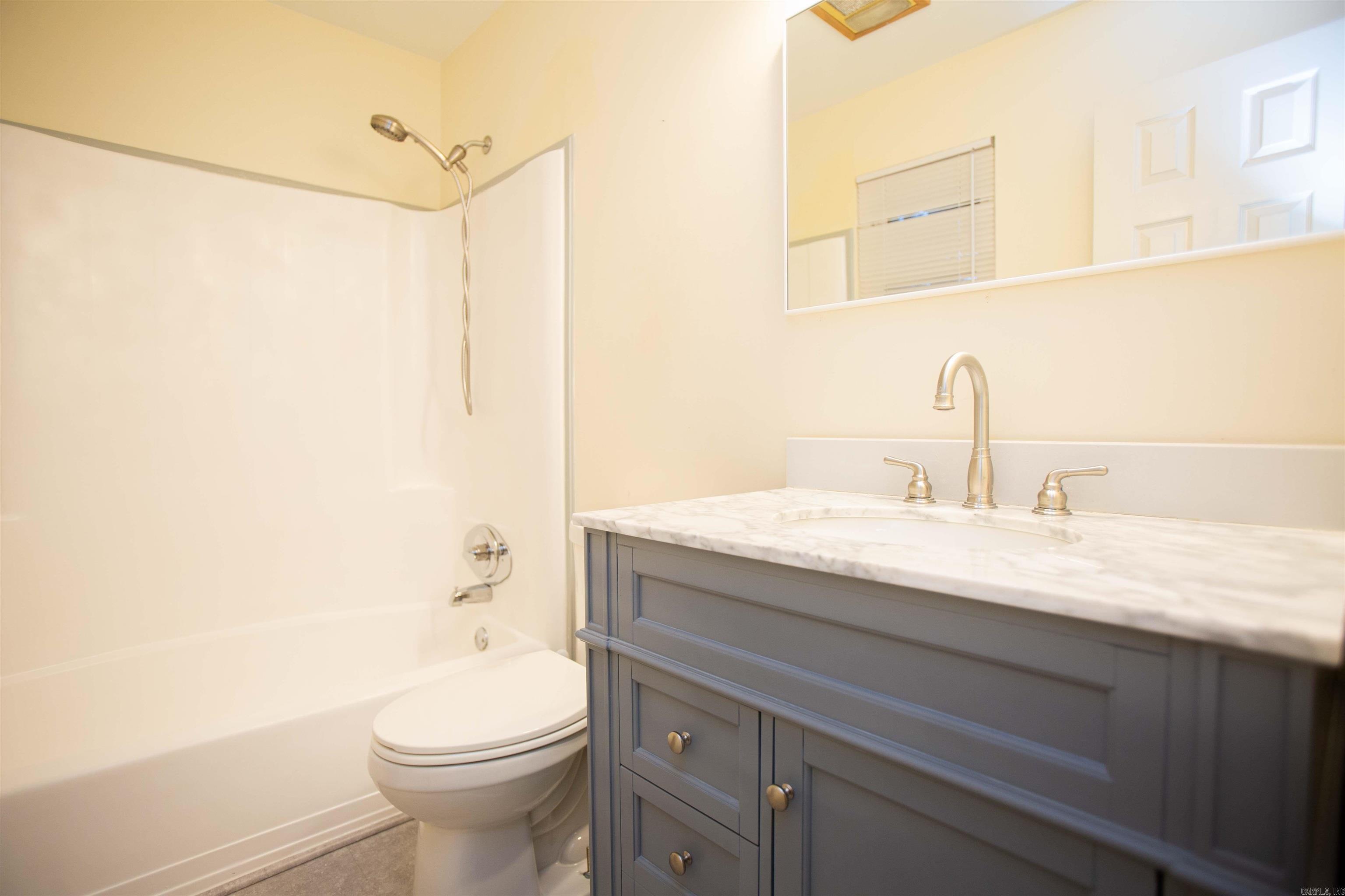 Leawood Manor - Residential Lease