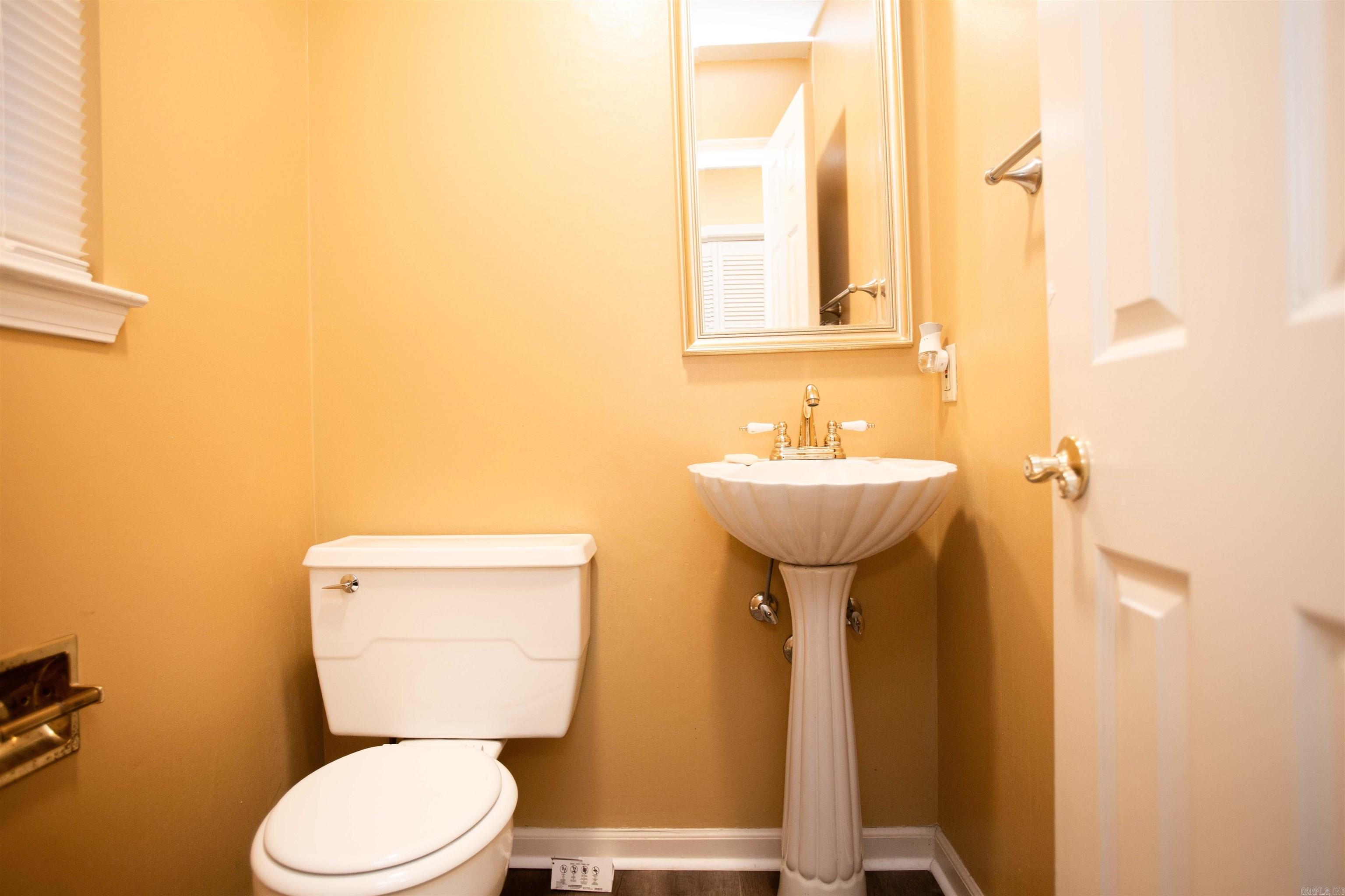 Leawood Manor - Residential Lease